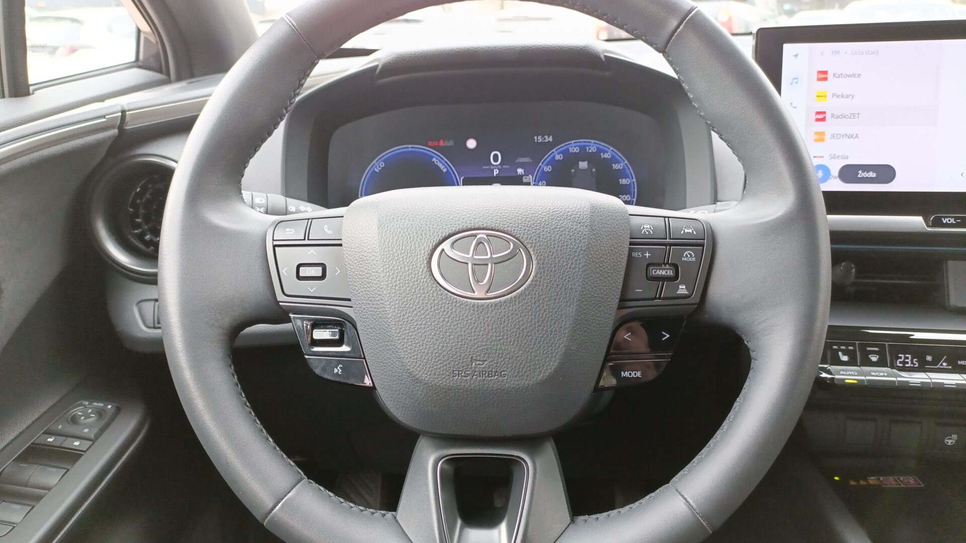 Toyota C-HR - zdjęcie 15