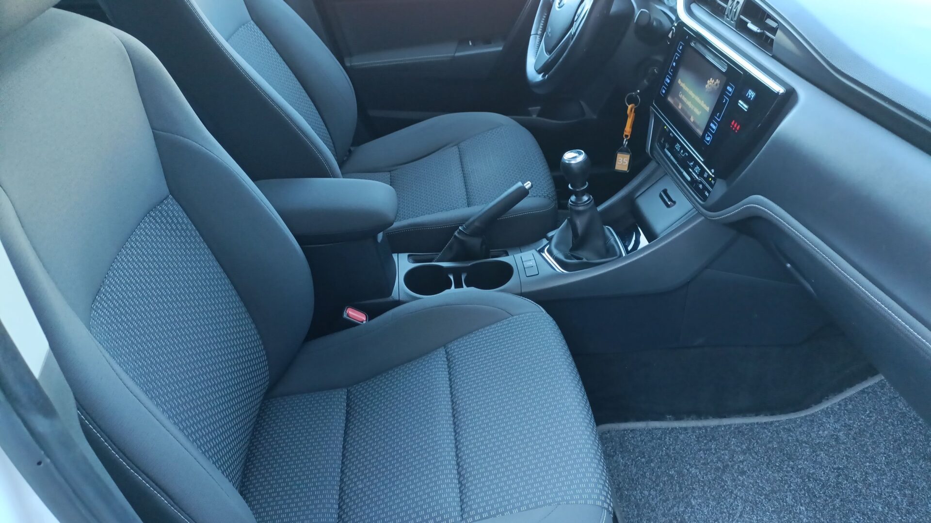 Toyota Corolla - zdjęcie 11