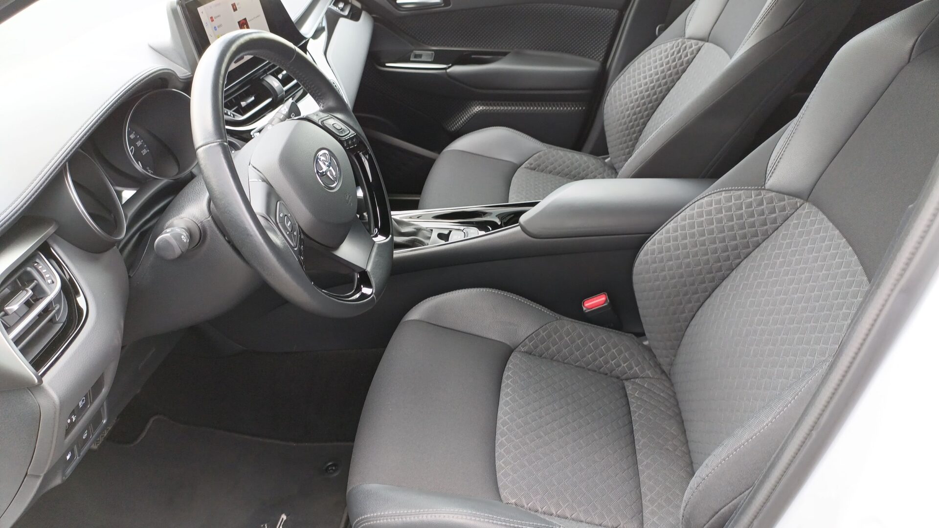 Toyota C-HR - zdjęcie 9