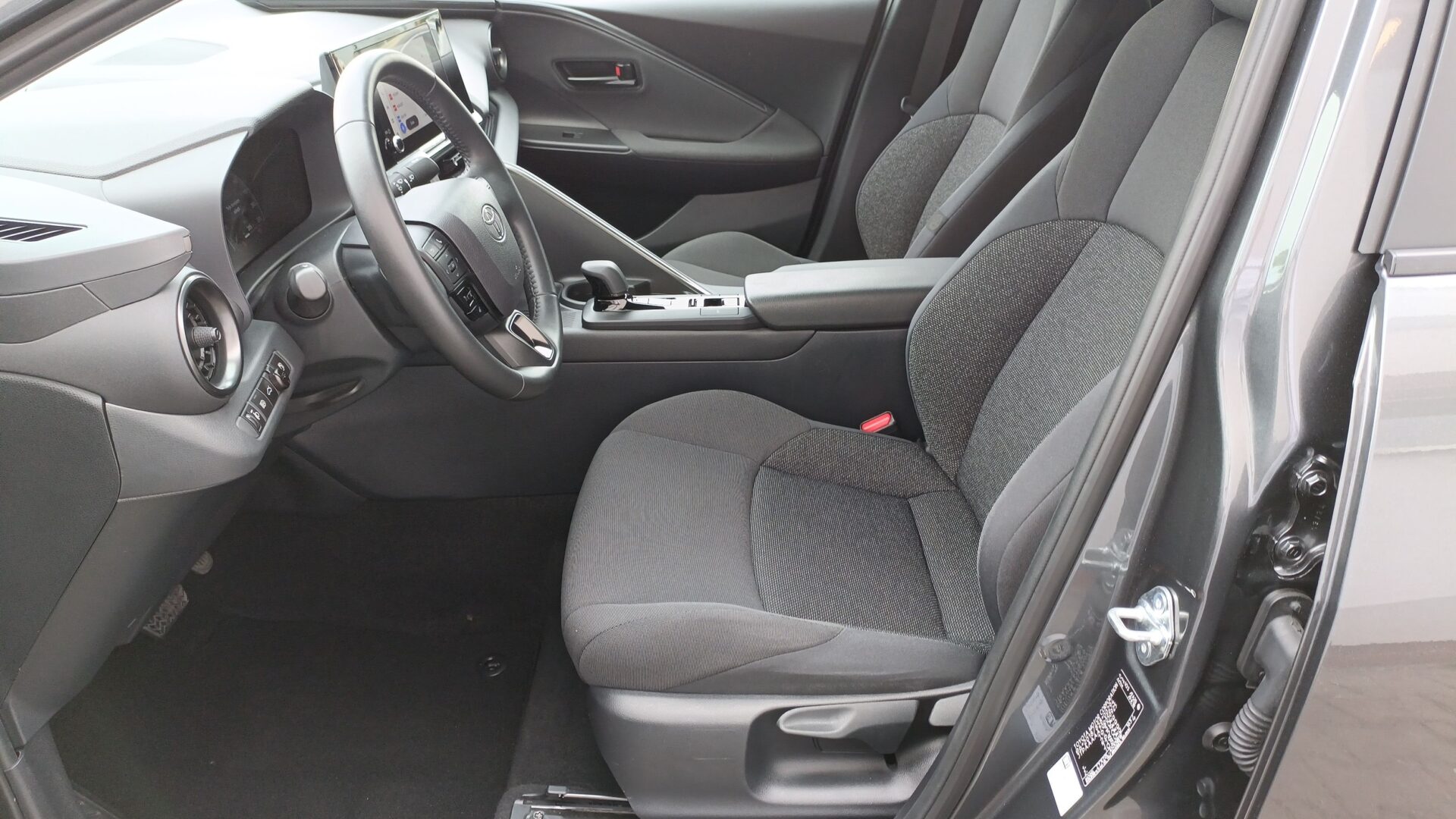Toyota C-HR - zdjęcie 9