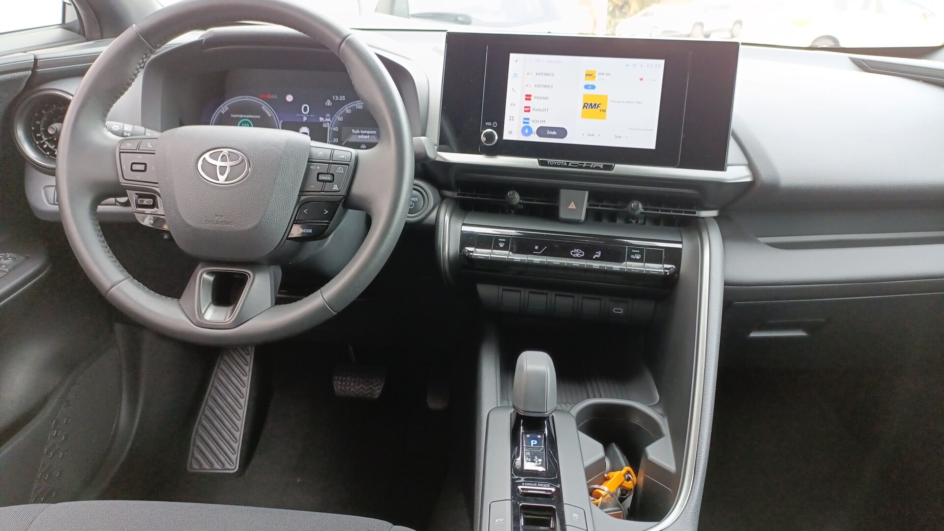 Toyota C-HR - zdjęcie 13