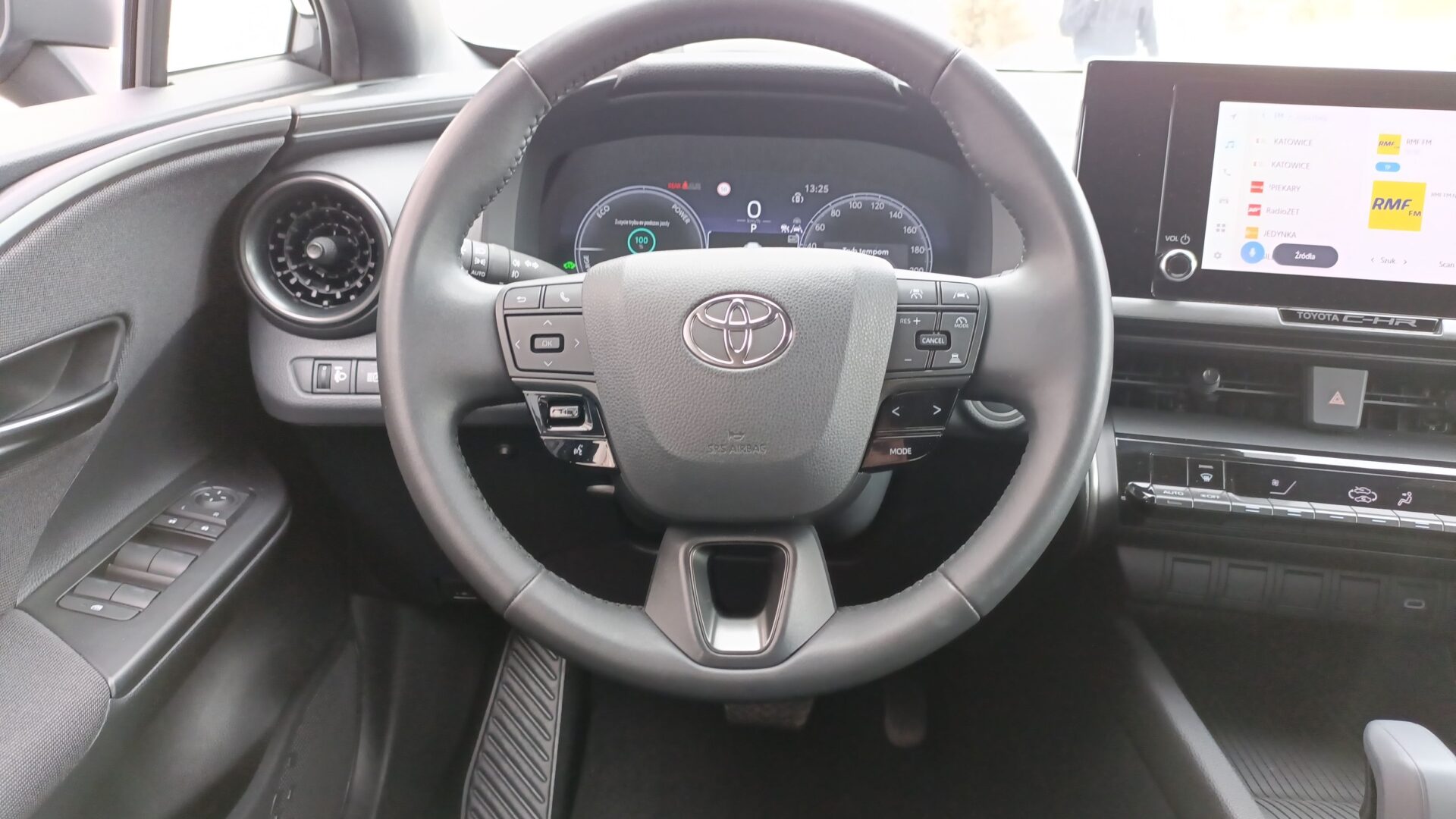 Toyota C-HR - zdjęcie 14
