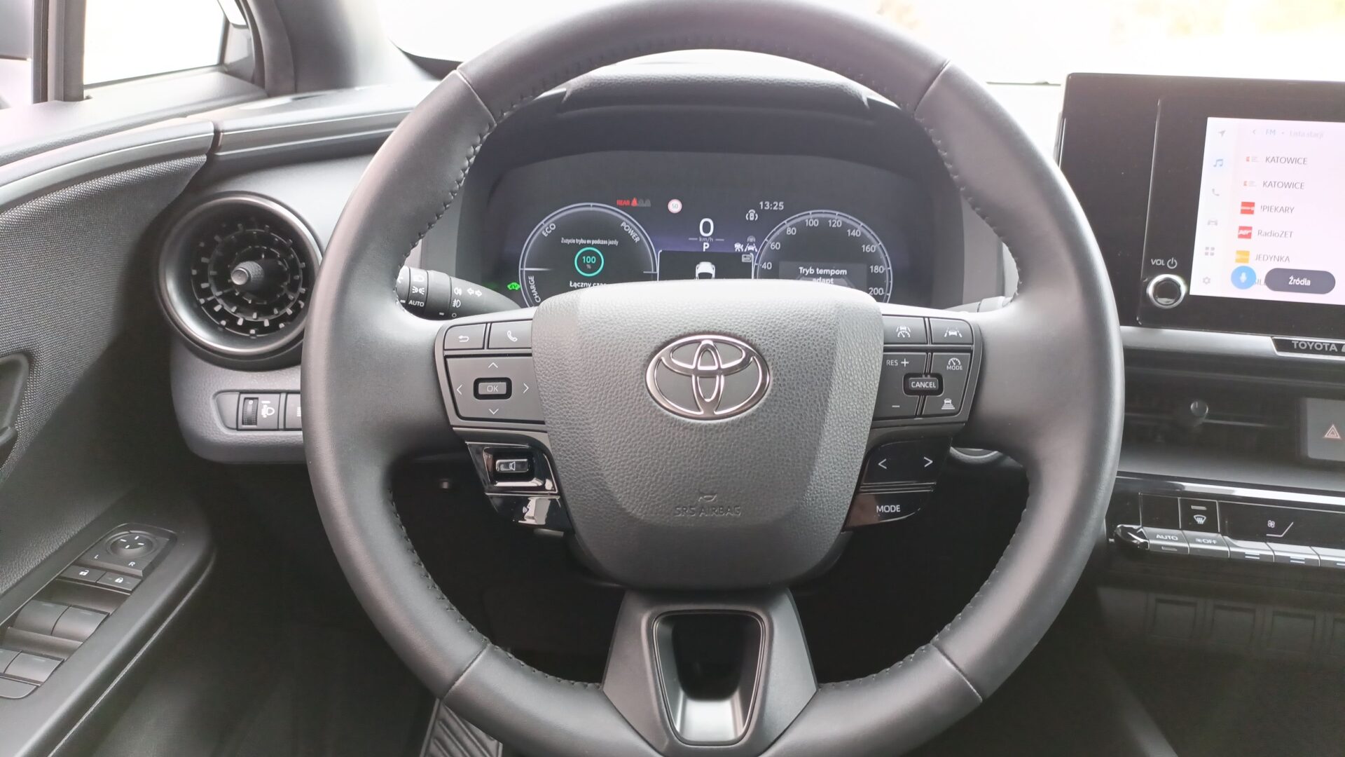 Toyota C-HR - zdjęcie 15