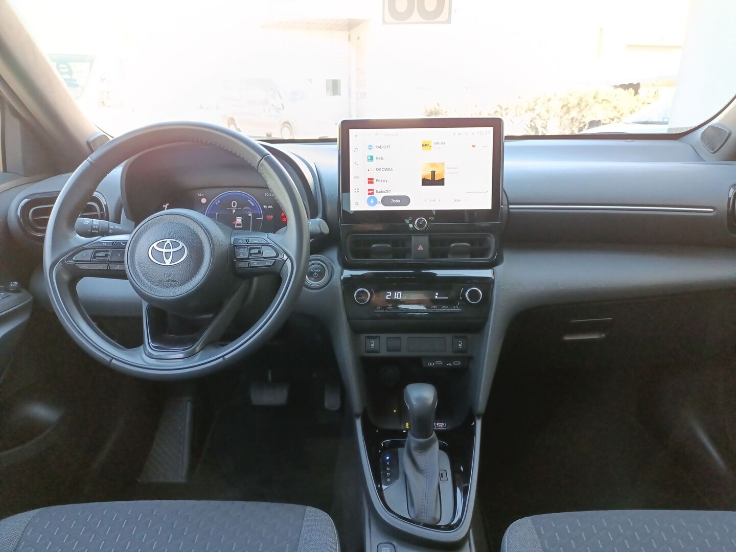 Toyota Yaris Cross - zdjęcie 13