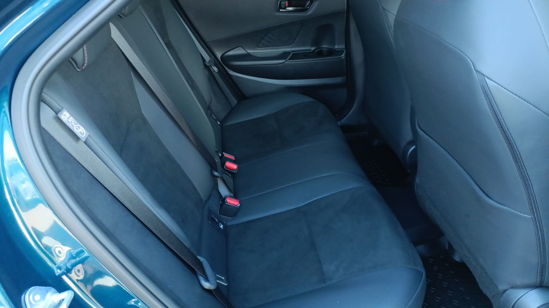 Toyota C-HR - zdjęcie 12