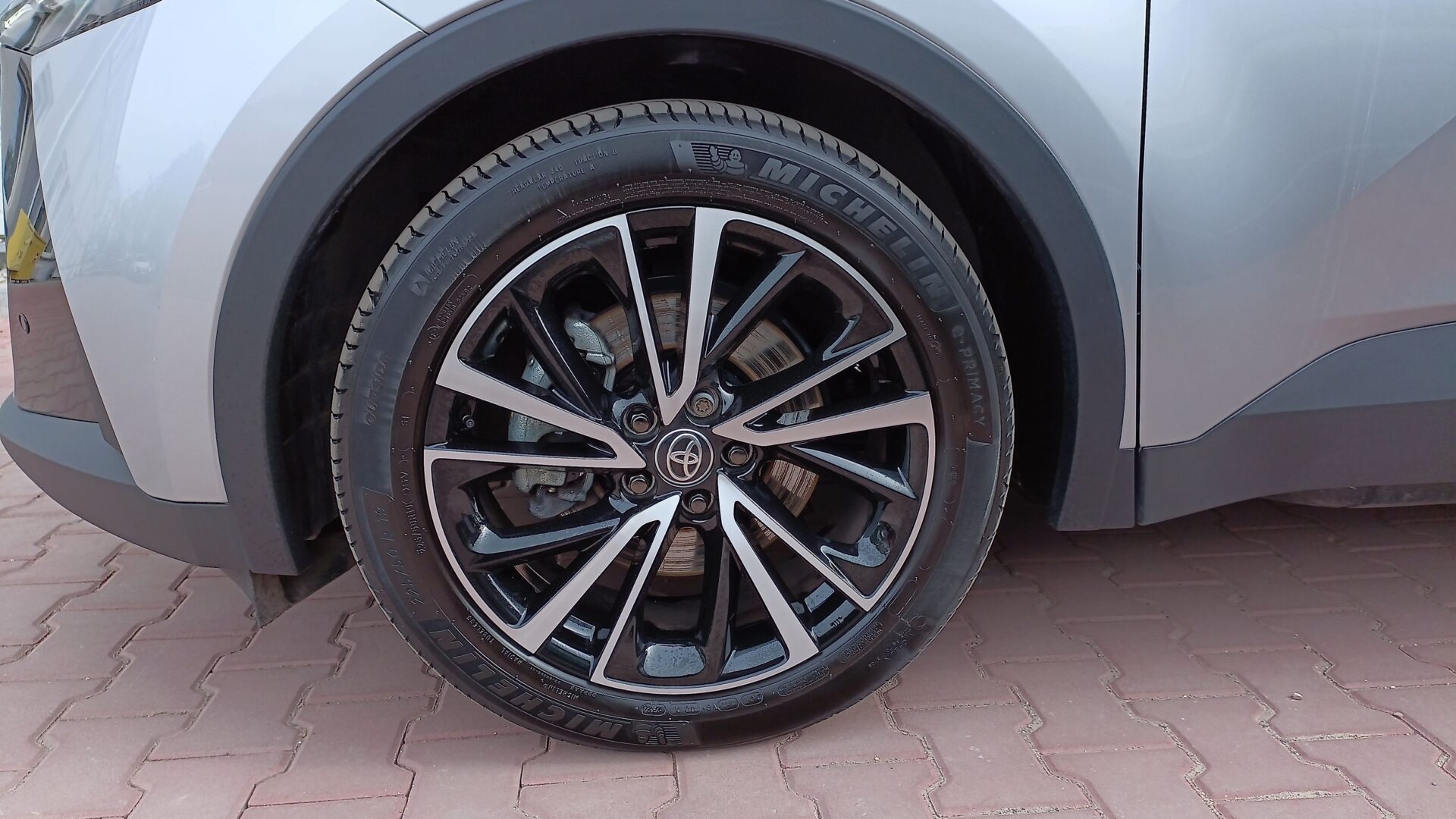 Toyota C-HR - zdjęcie 19