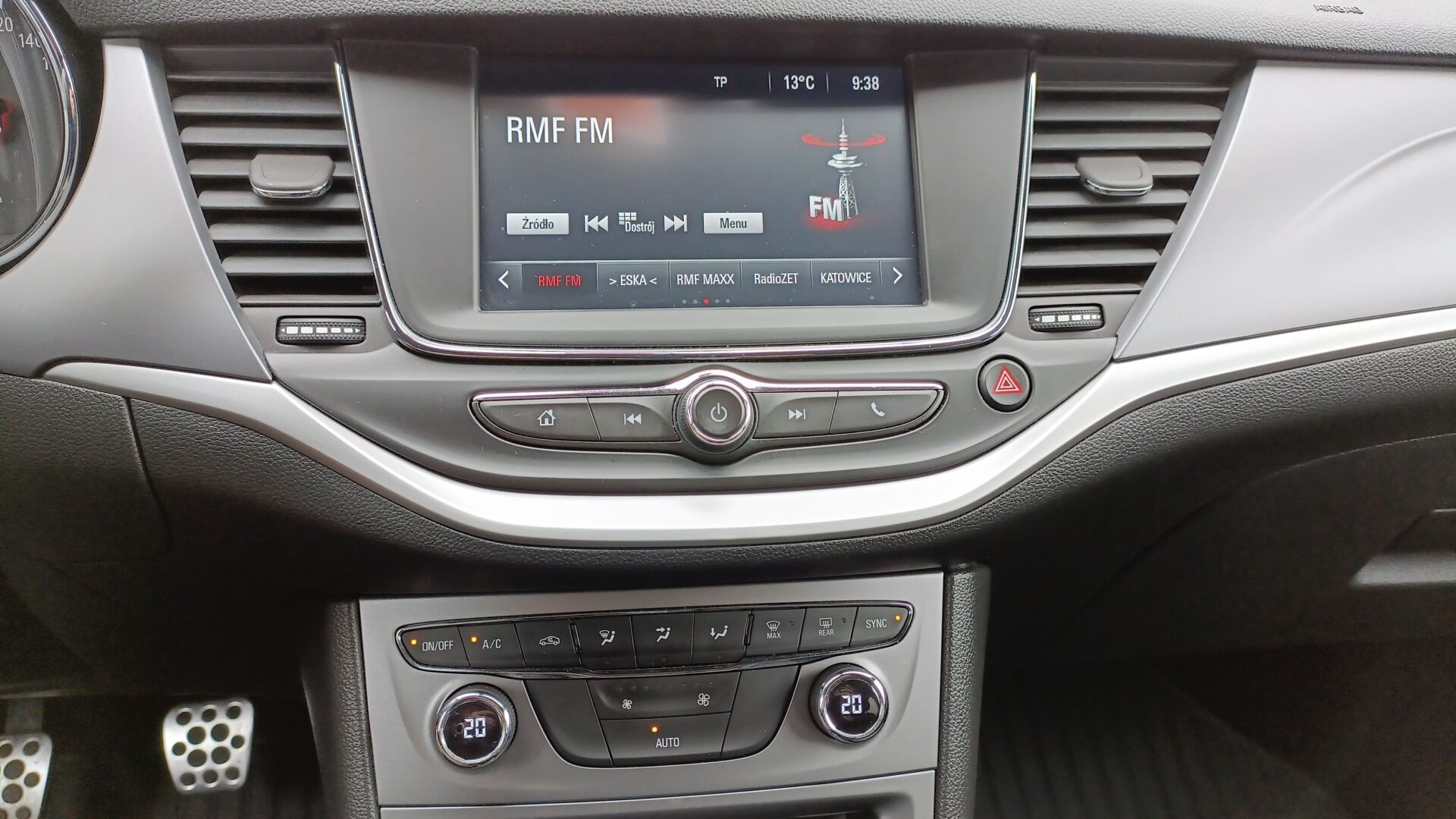 Opel Astra - zdjęcie 18