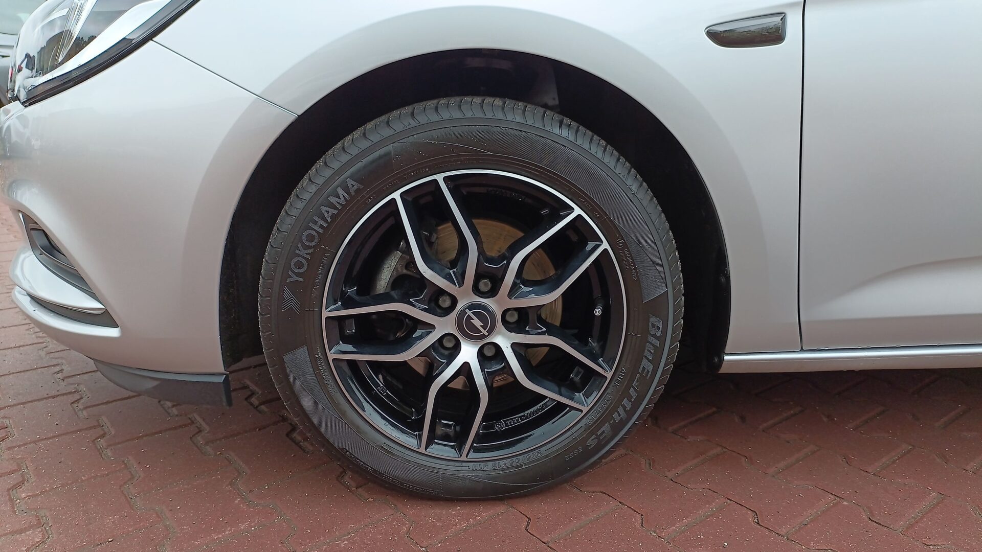 Opel Astra - zdjęcie 20