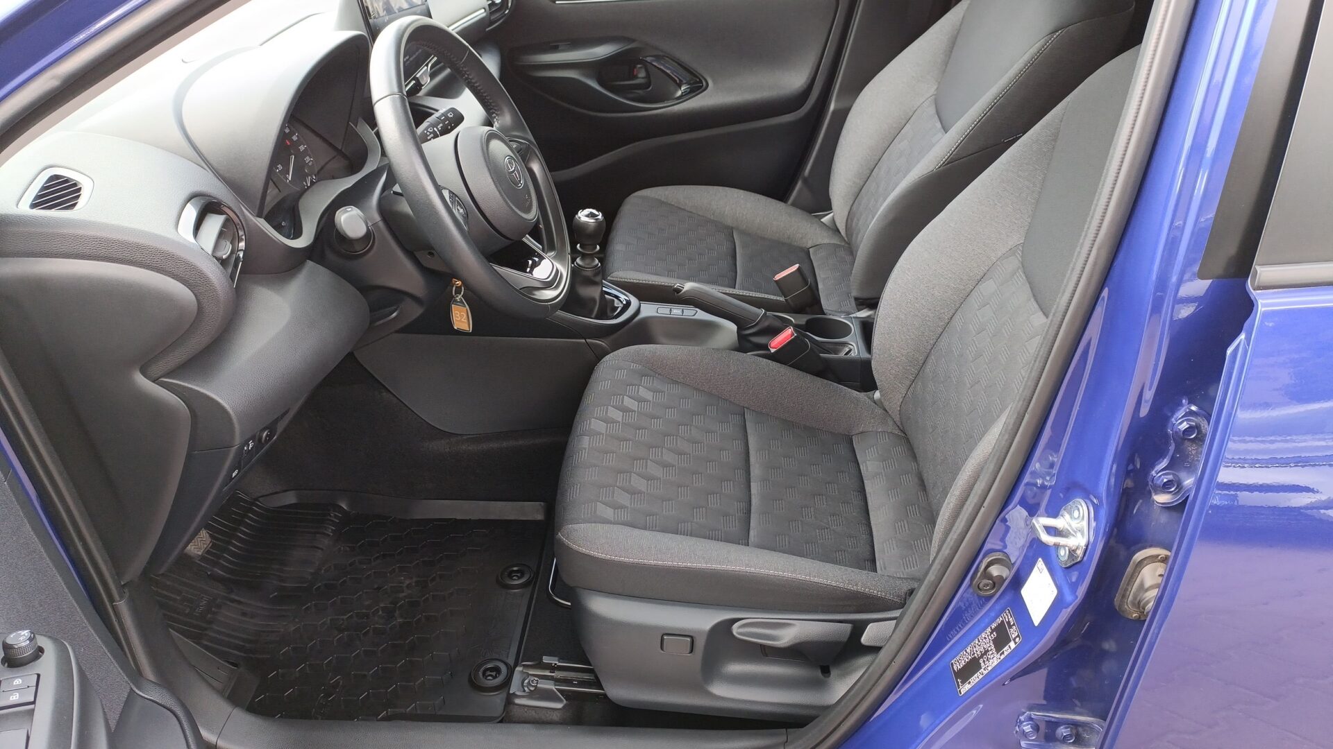 Toyota Yaris - zdjęcie 9