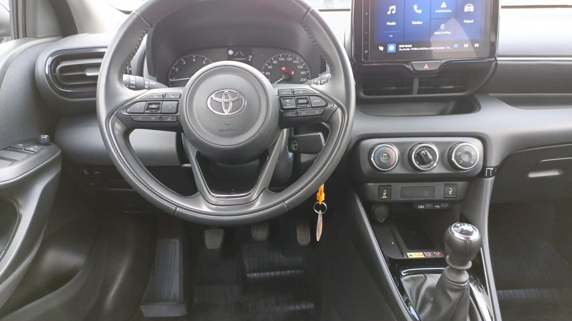 Toyota Yaris - zdjęcie 14