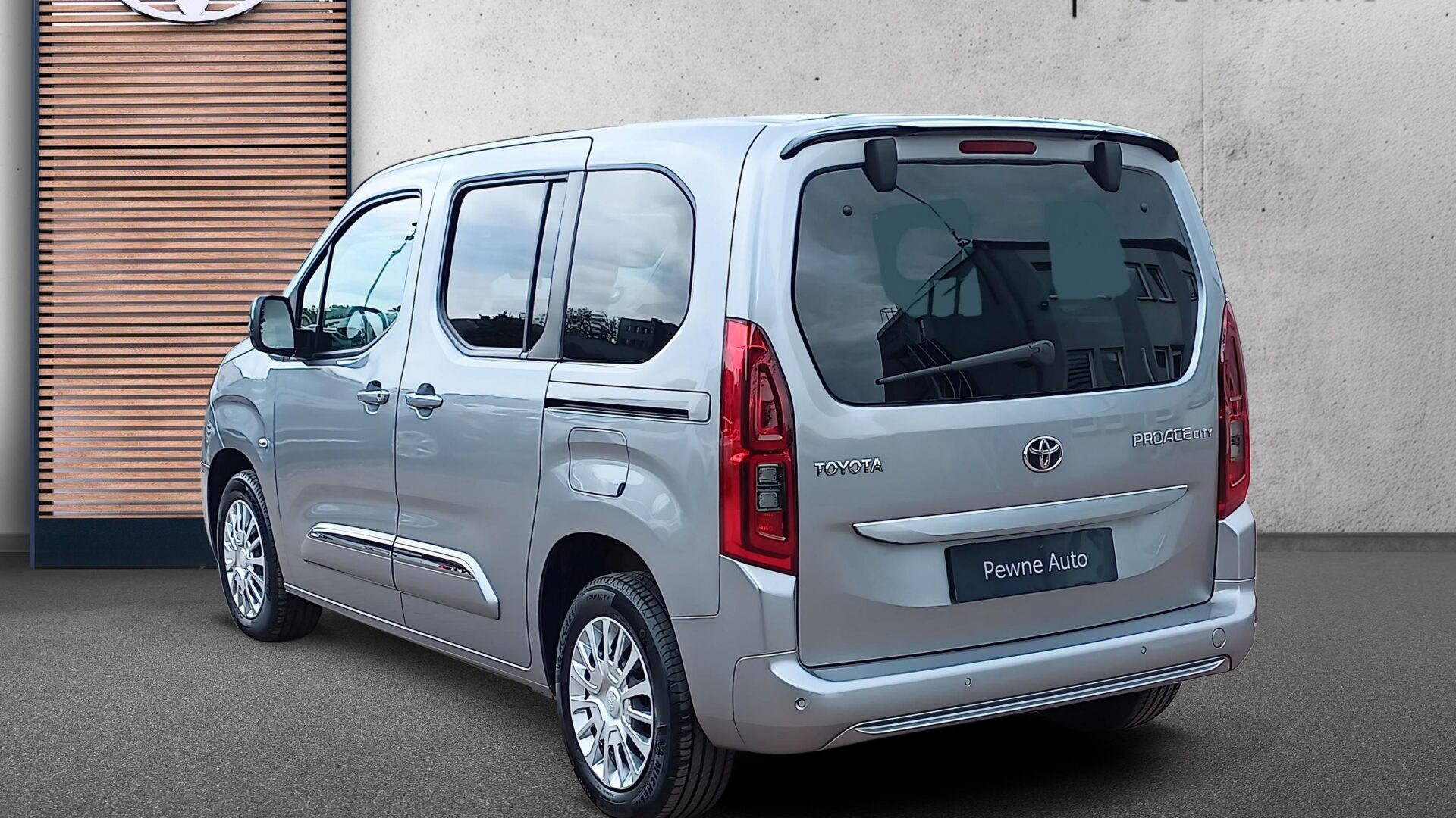 Toyota PROACE CITY VERSO - zdjęcie 3
