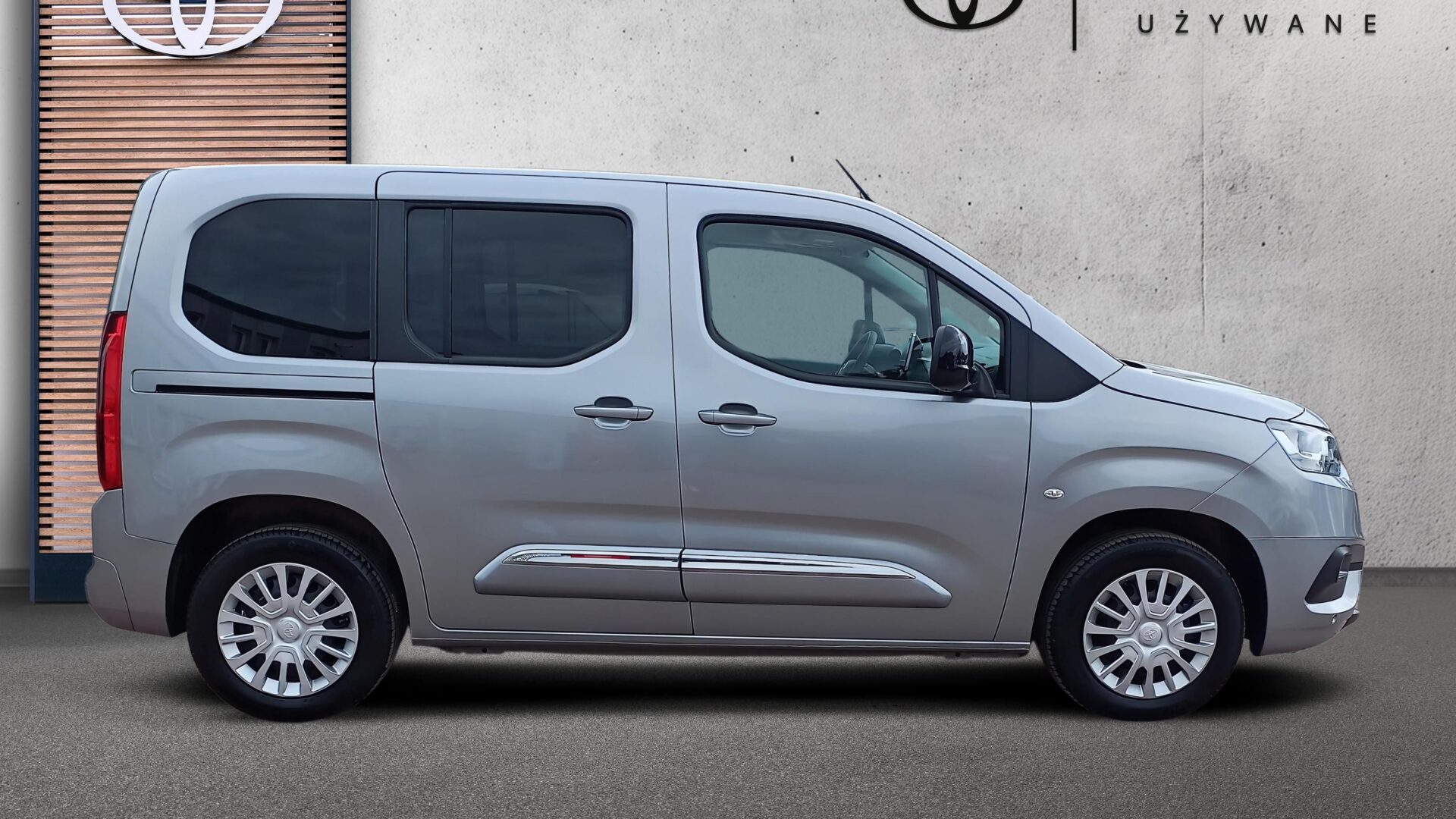 Toyota PROACE CITY VERSO - zdjęcie 6