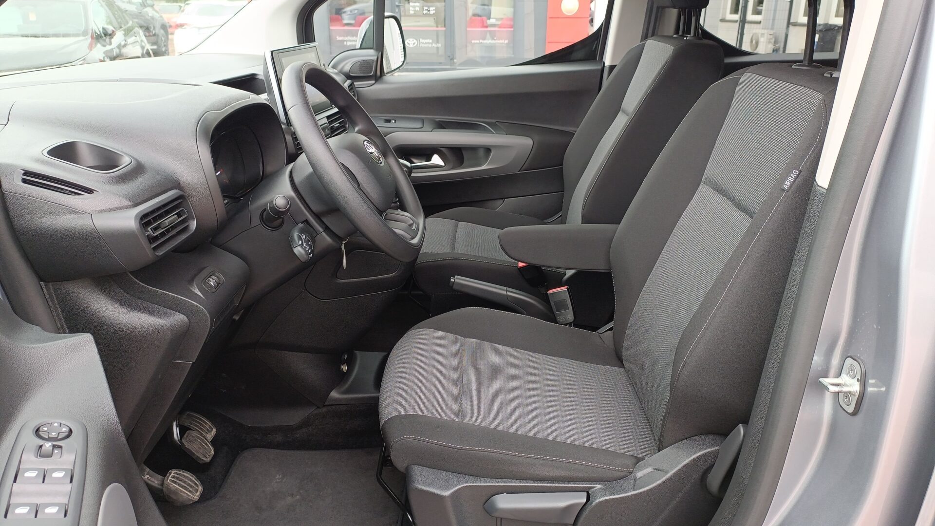 Toyota PROACE CITY VERSO - zdjęcie 9