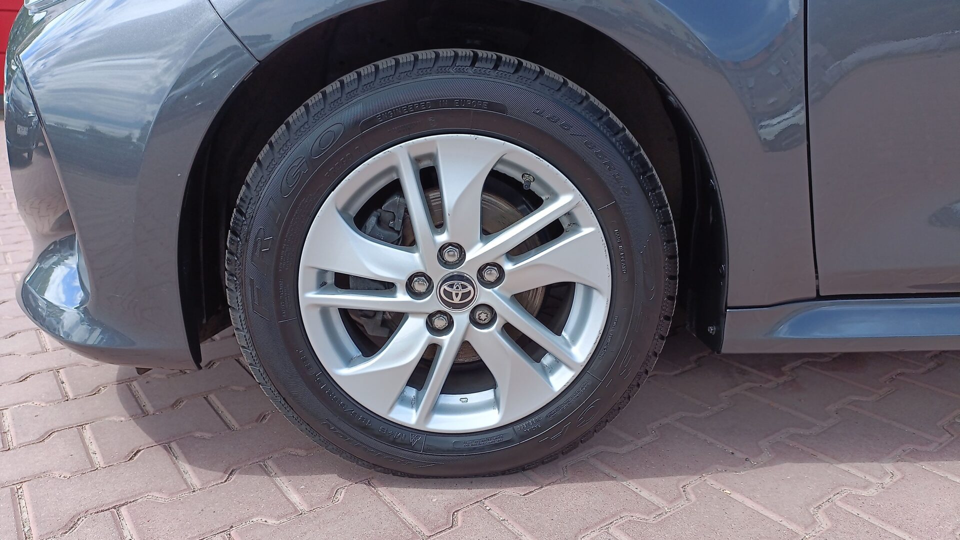 Toyota Yaris - zdjęcie 19