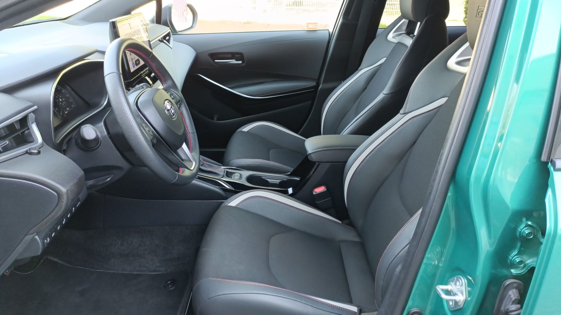 Toyota Corolla - zdjęcie 9