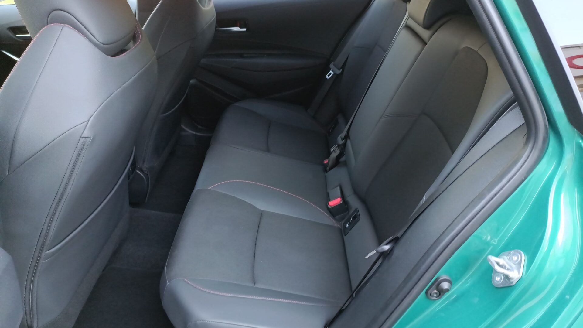 Toyota Corolla - zdjęcie 10