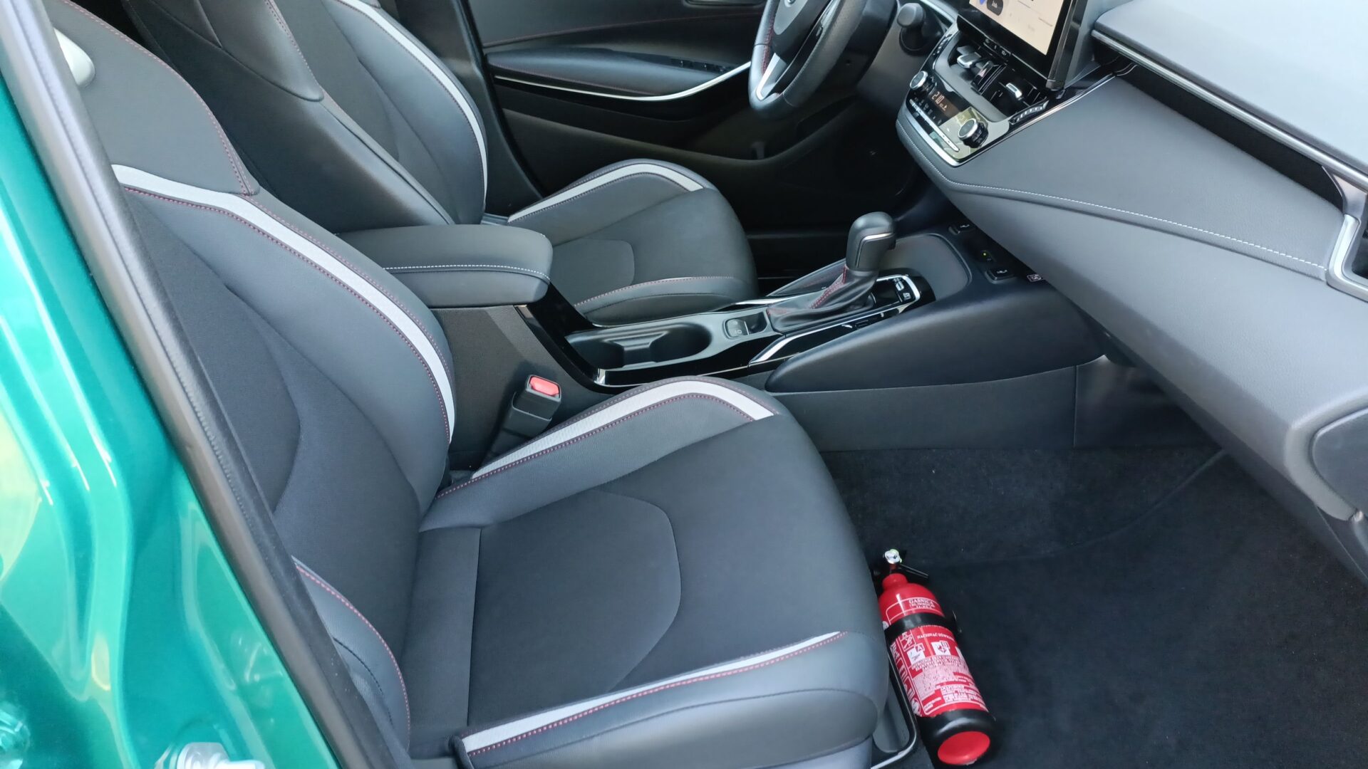 Toyota Corolla - zdjęcie 11
