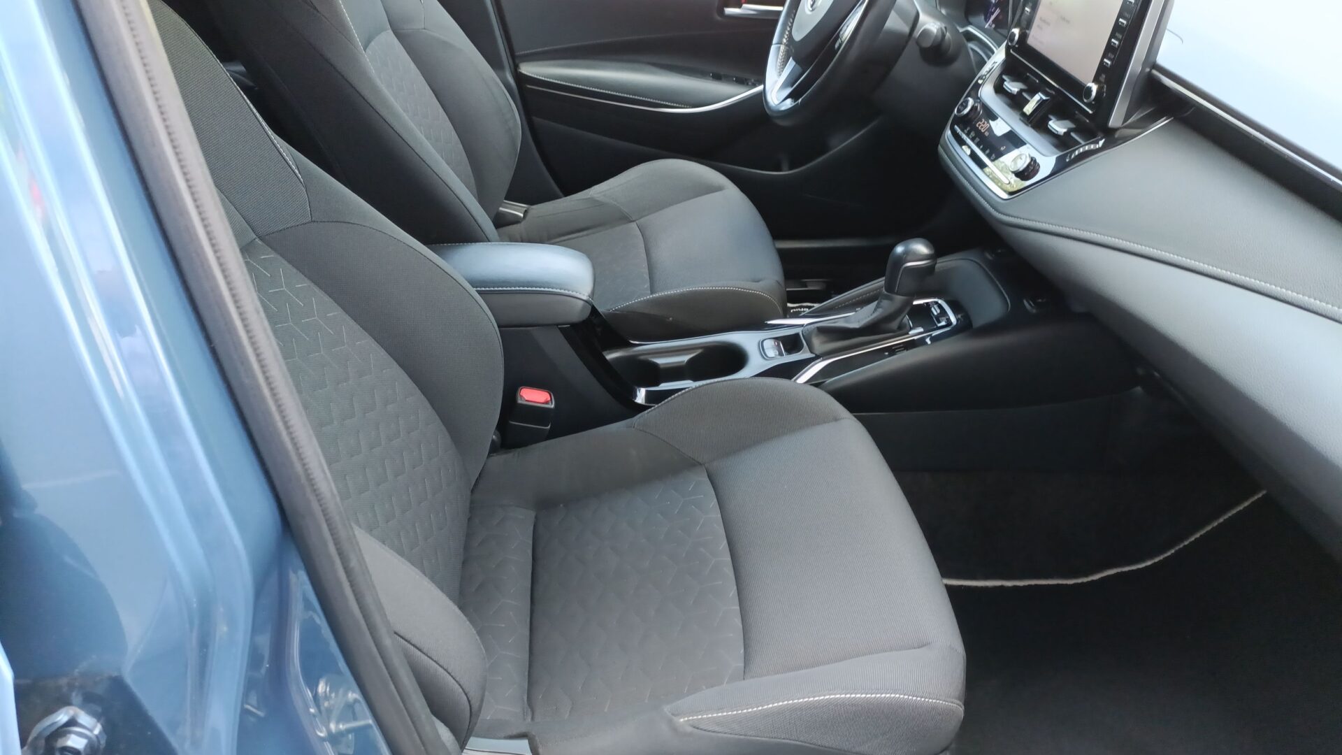 Toyota Corolla - zdjęcie 11