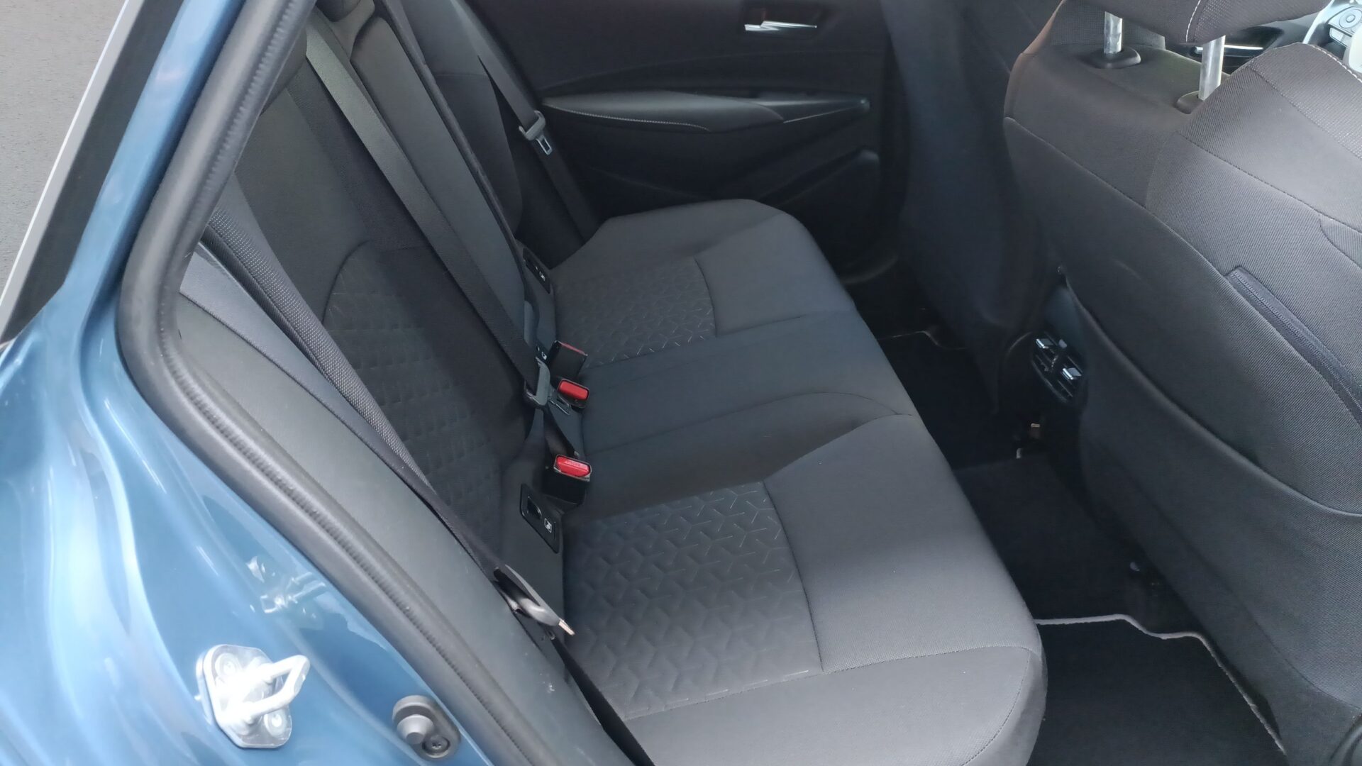 Toyota Corolla - zdjęcie 12