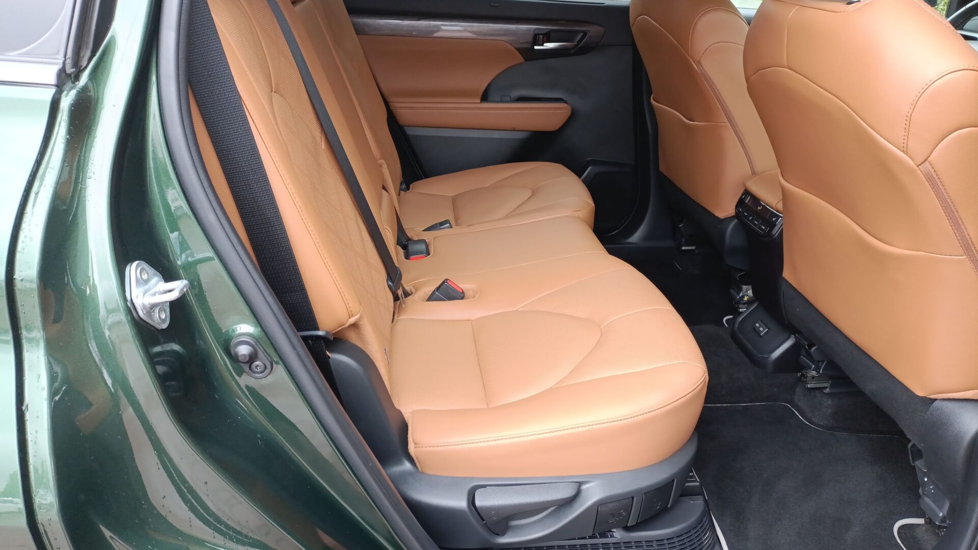 Toyota Highlander - zdjęcie 13