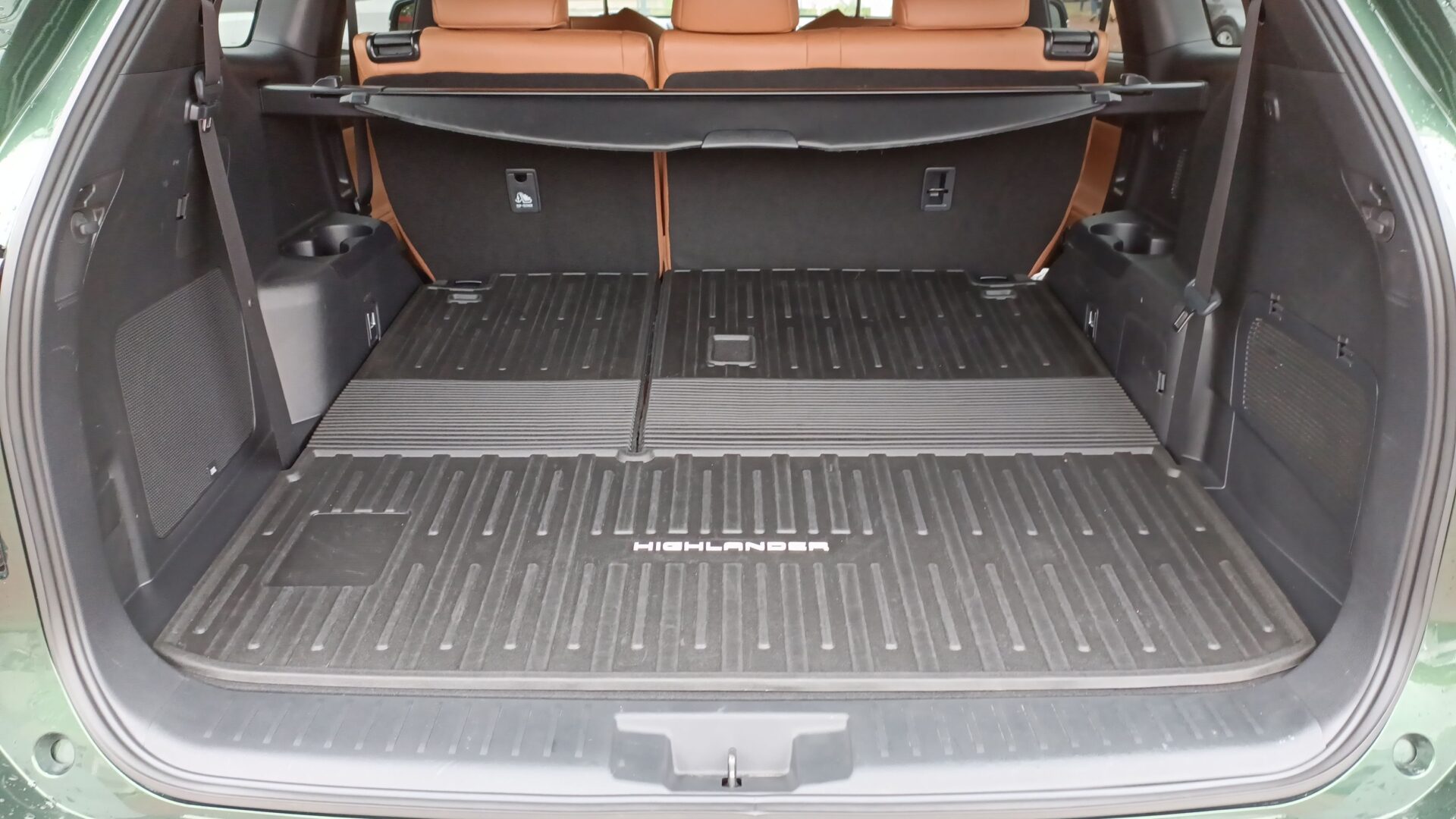 Toyota Highlander - zdjęcie 18