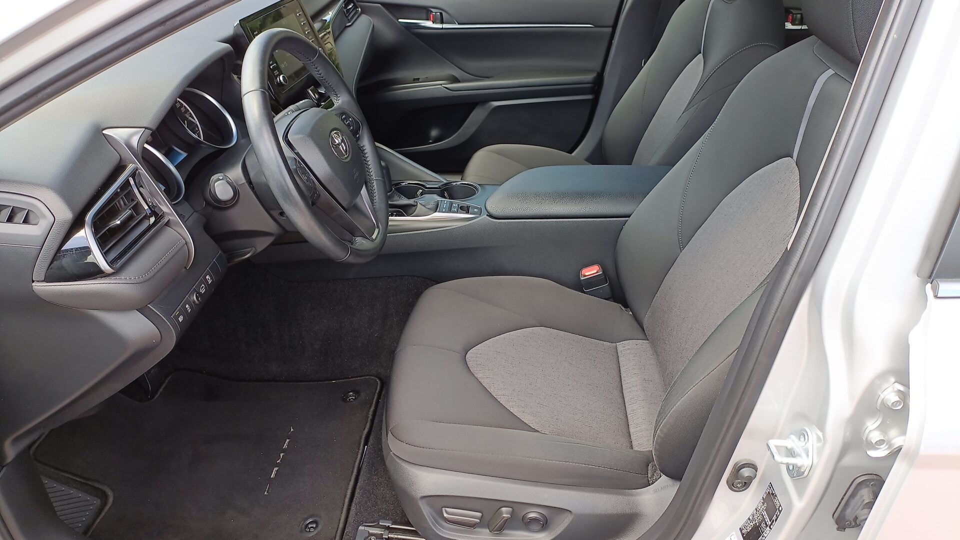 Toyota Camry - zdjęcie 9