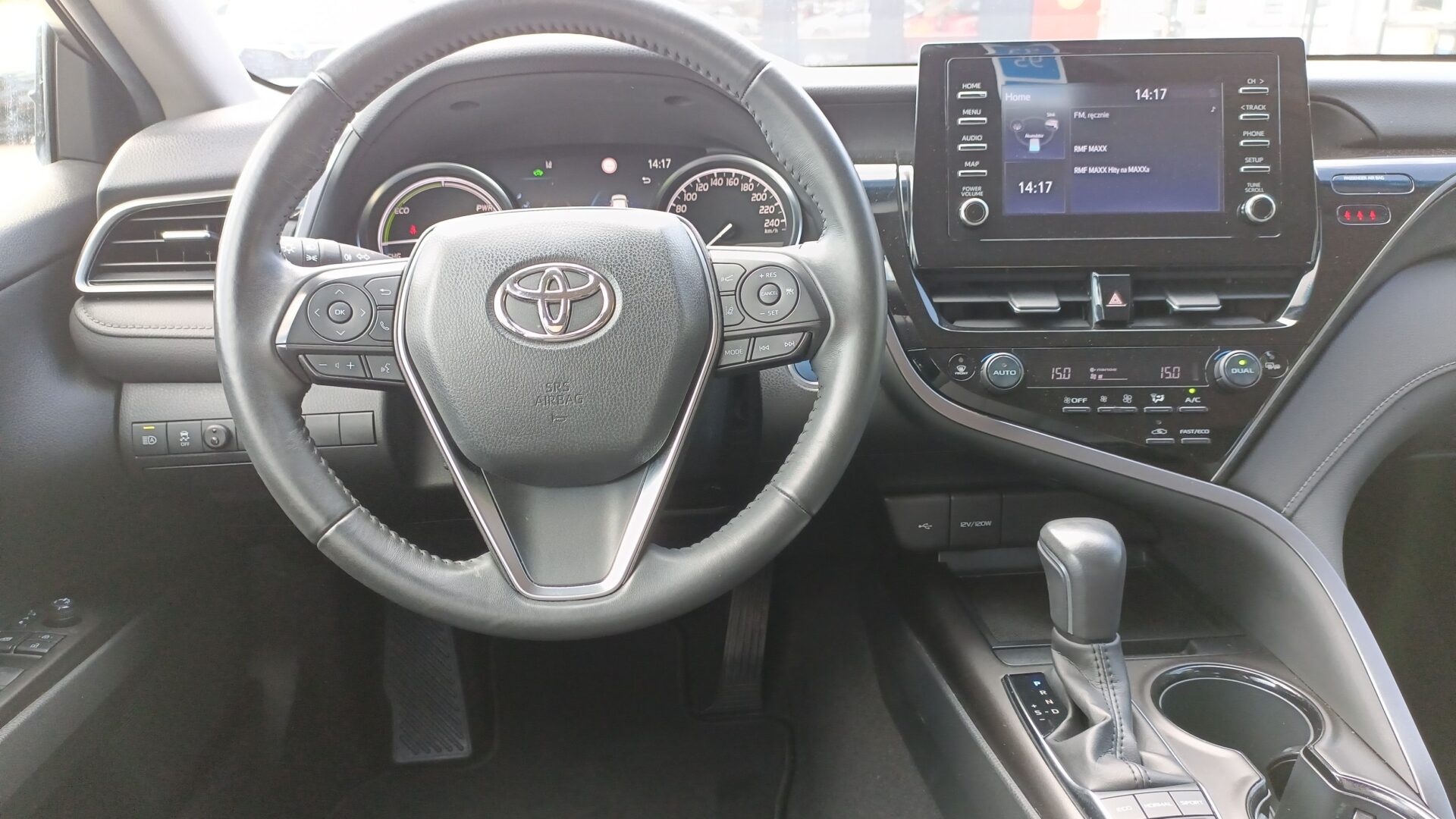 Toyota Camry - zdjęcie 14