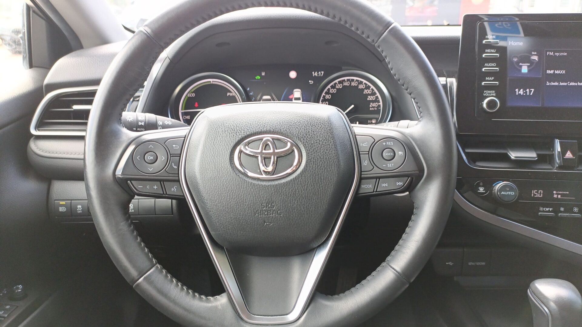Toyota Camry - zdjęcie 15