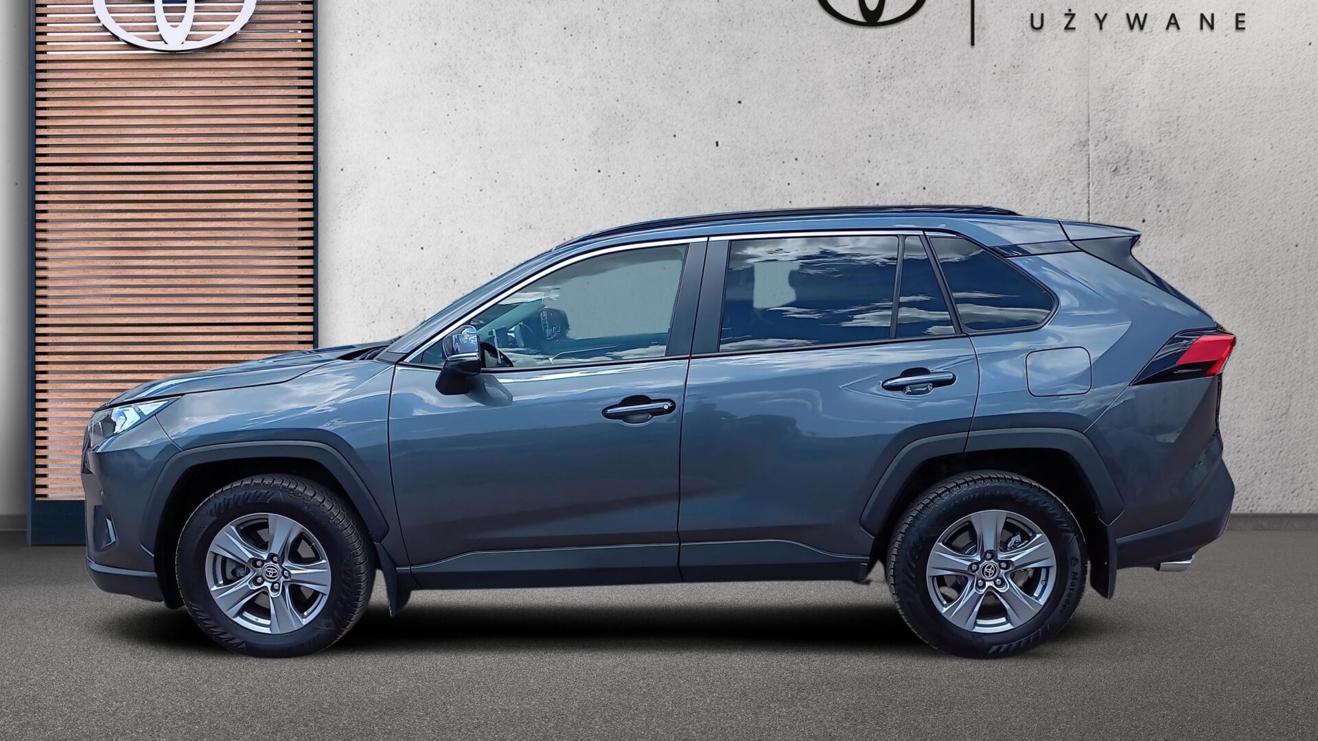 Toyota RAV4 - zdjęcie 2