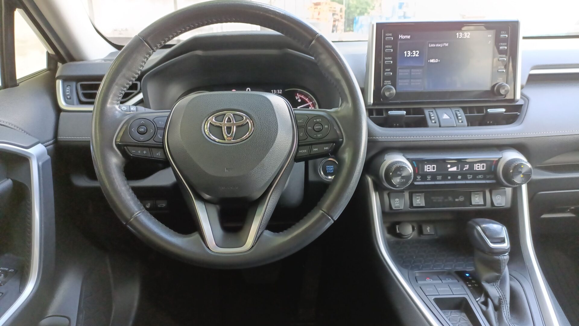 Toyota RAV4 - zdjęcie 14