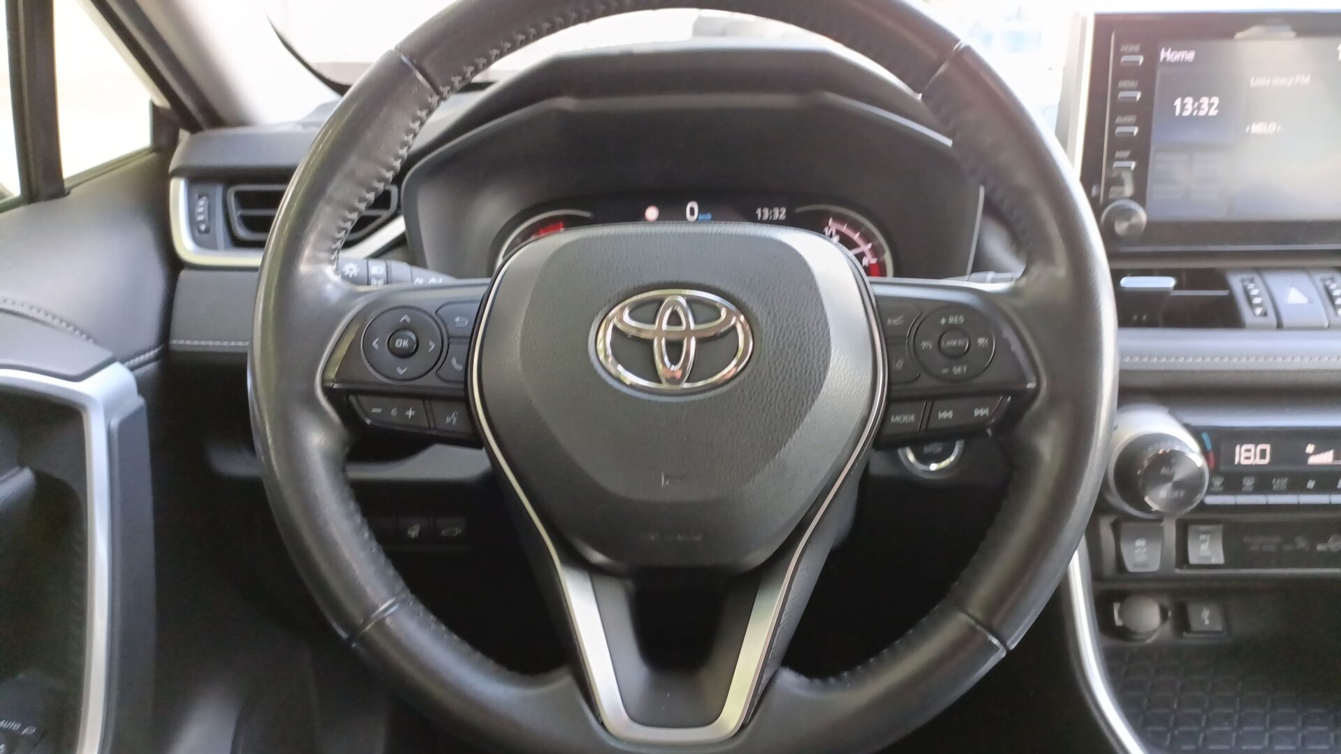Toyota RAV4 - zdjęcie 15