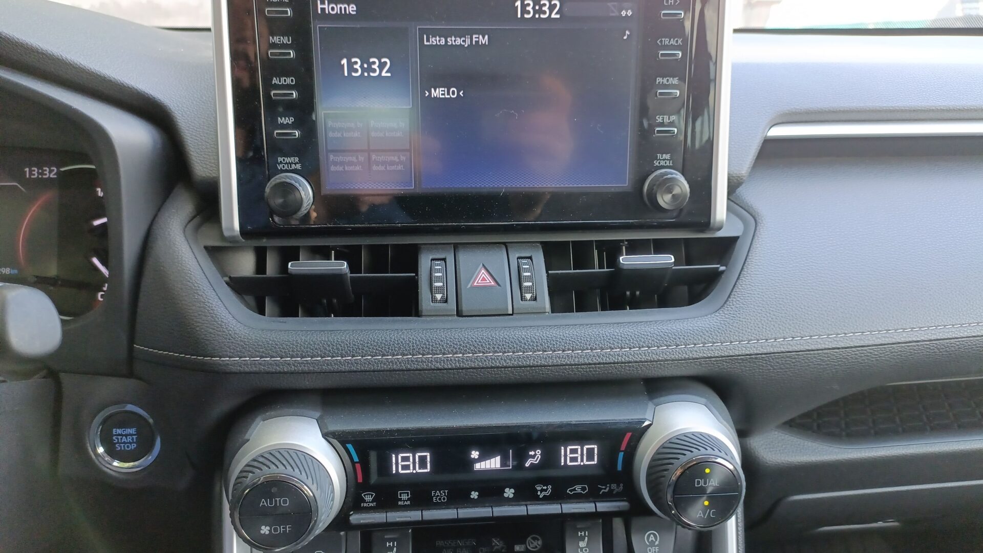Toyota RAV4 - zdjęcie 17