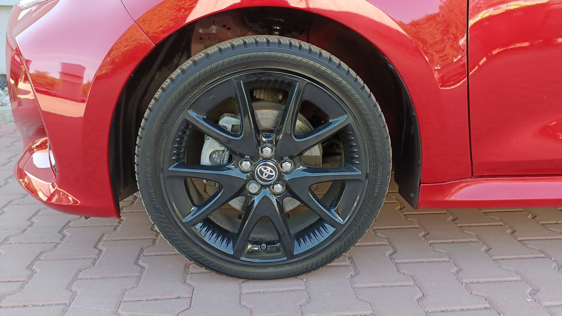 Toyota Yaris - zdjęcie 19