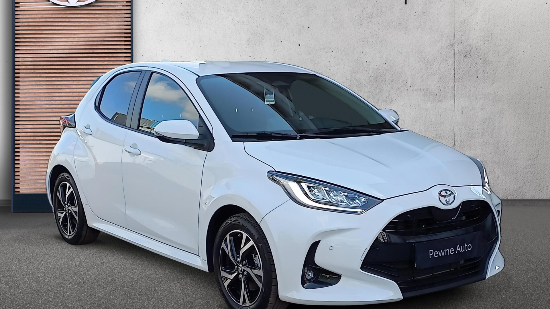 Toyota Yaris - zdjęcie 7