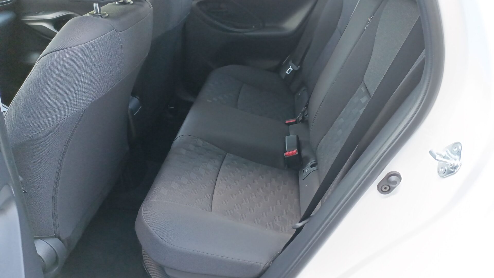 Toyota Yaris - zdjęcie 10