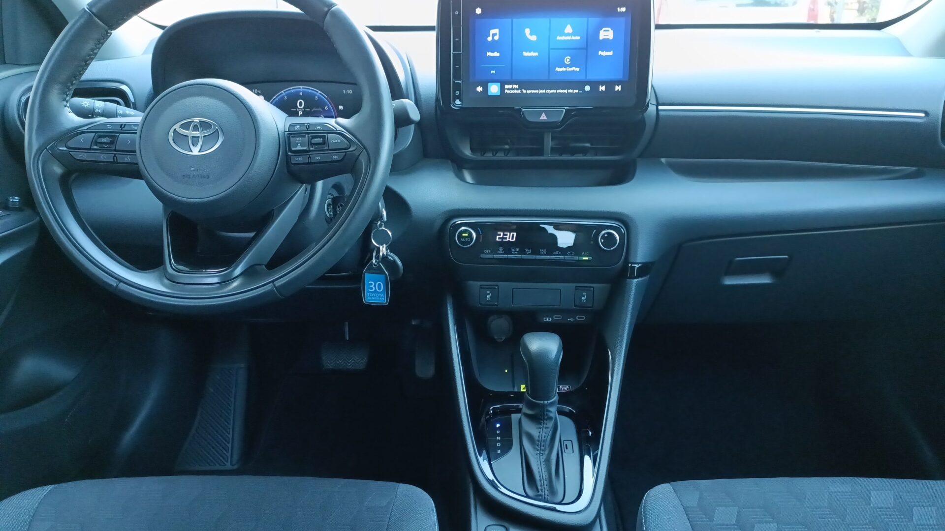 Toyota Yaris - zdjęcie 13