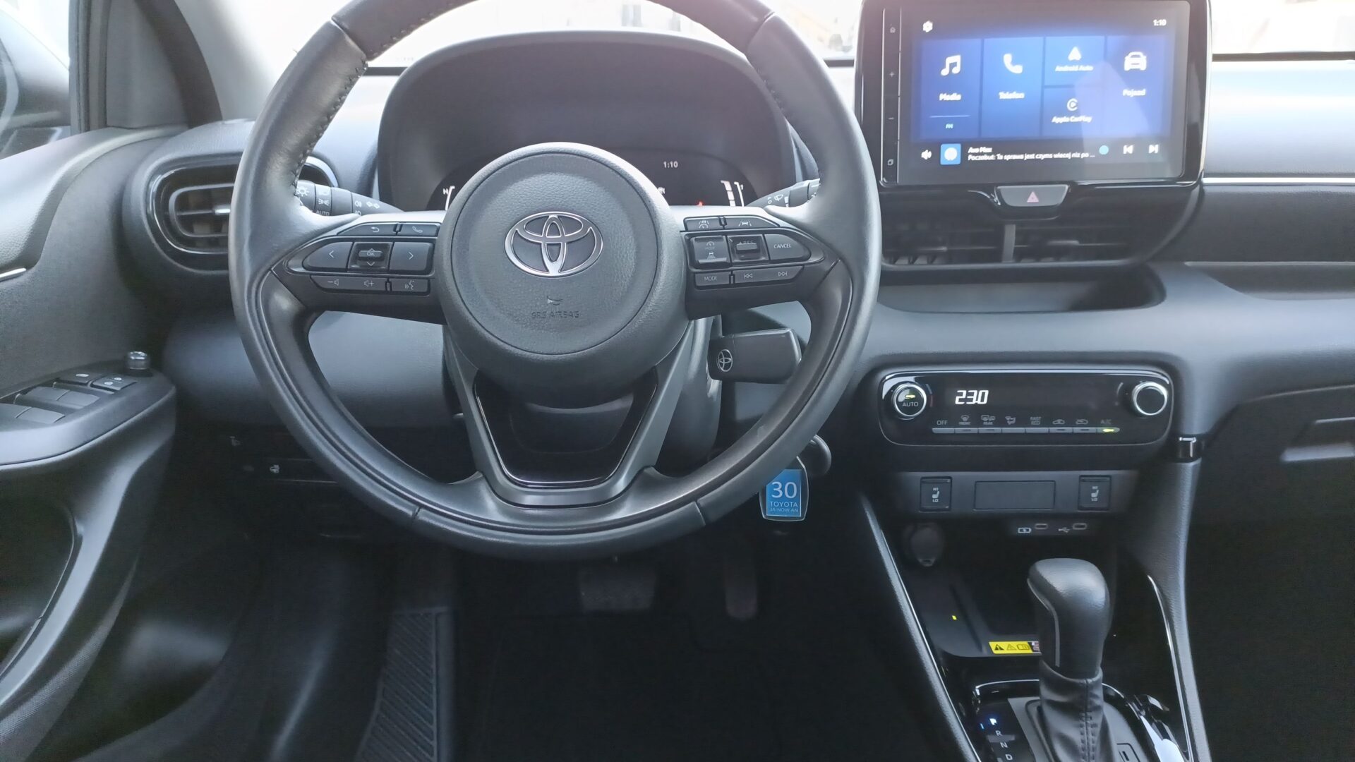 Toyota Yaris - zdjęcie 14