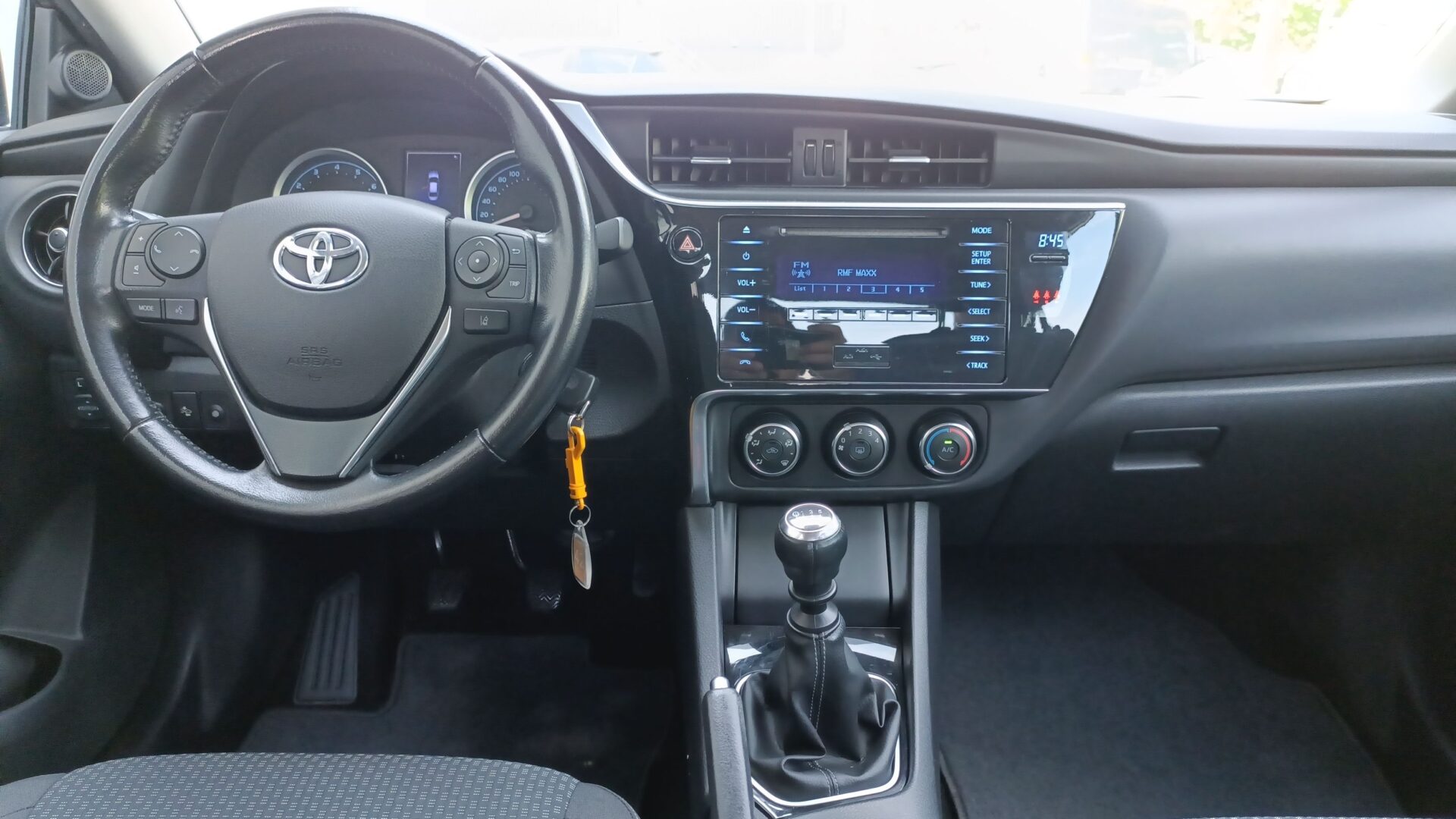 Toyota Corolla - zdjęcie 12
