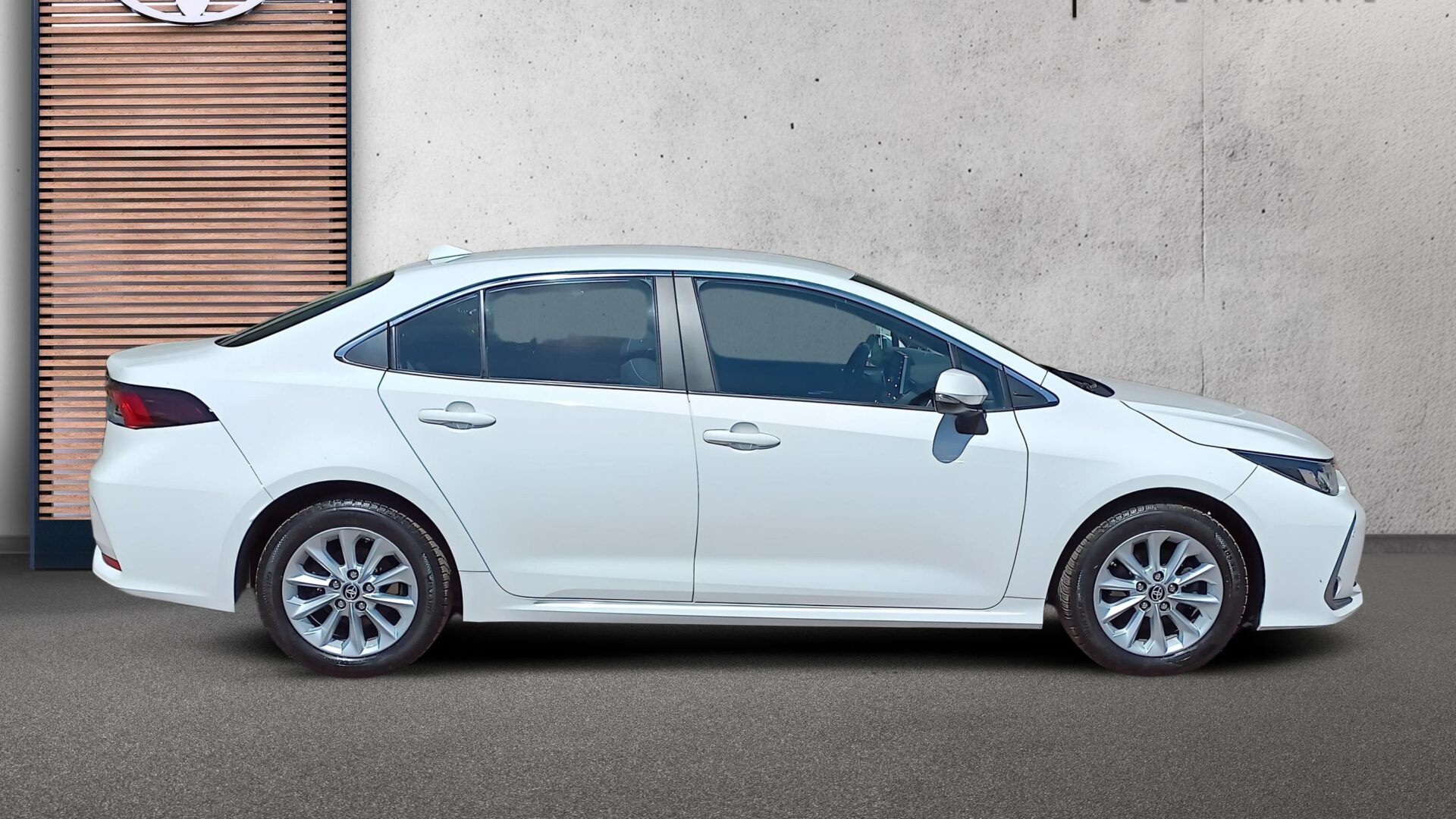 Toyota Corolla - zdjęcie 4