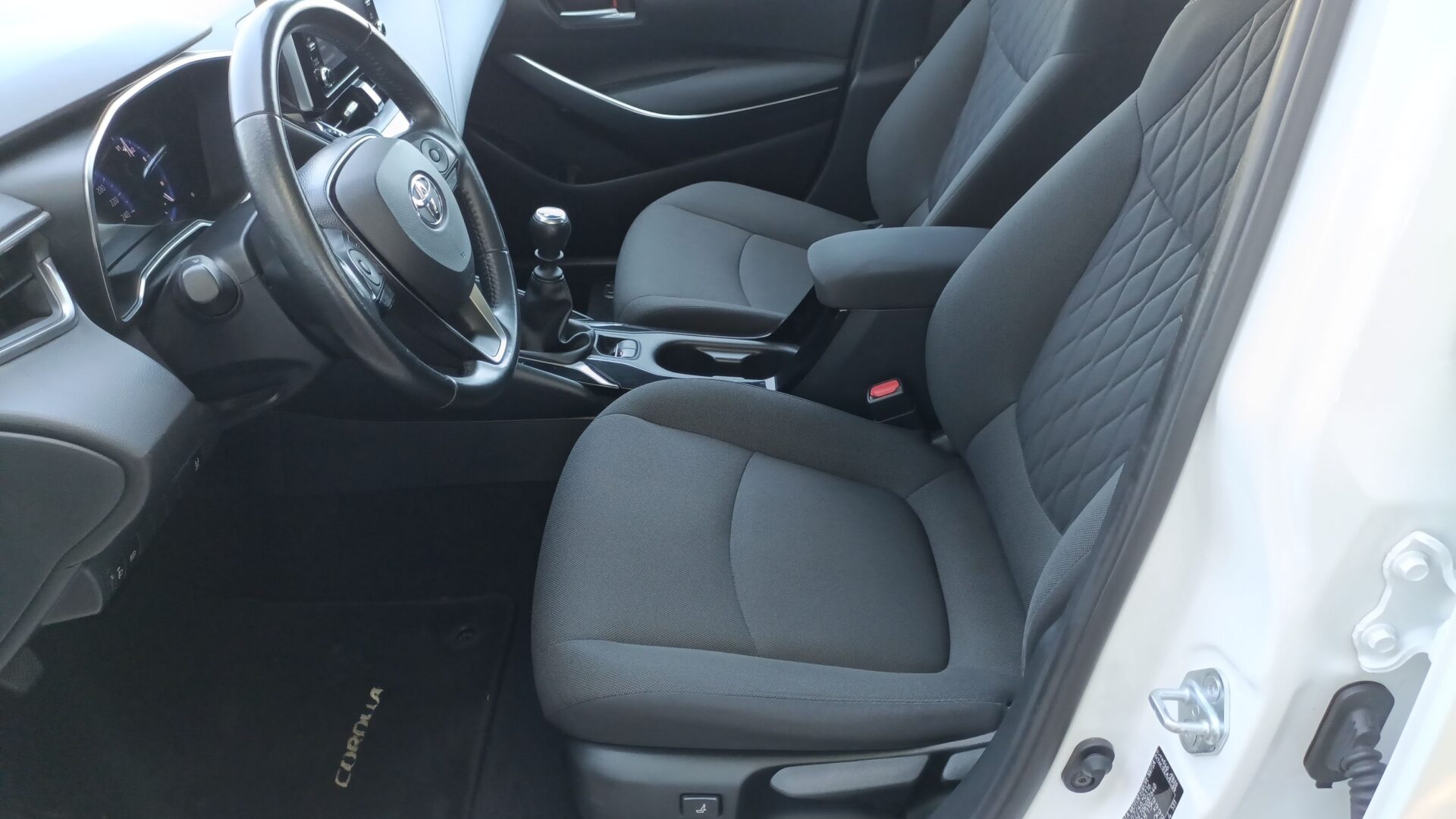 Toyota Corolla - zdjęcie 10