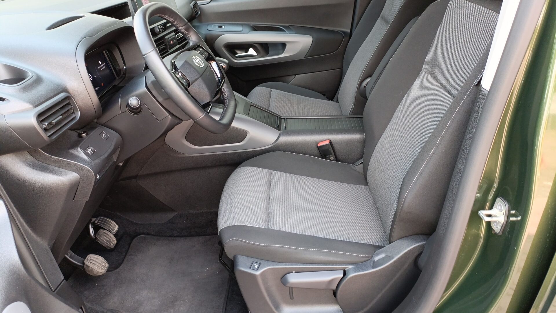 Toyota PROACE CITY VERSO - zdjęcie 9