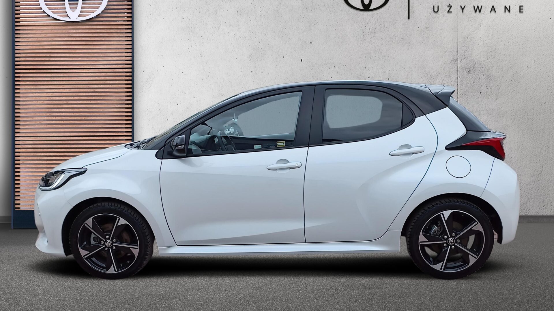 Toyota Yaris - zdjęcie 2
