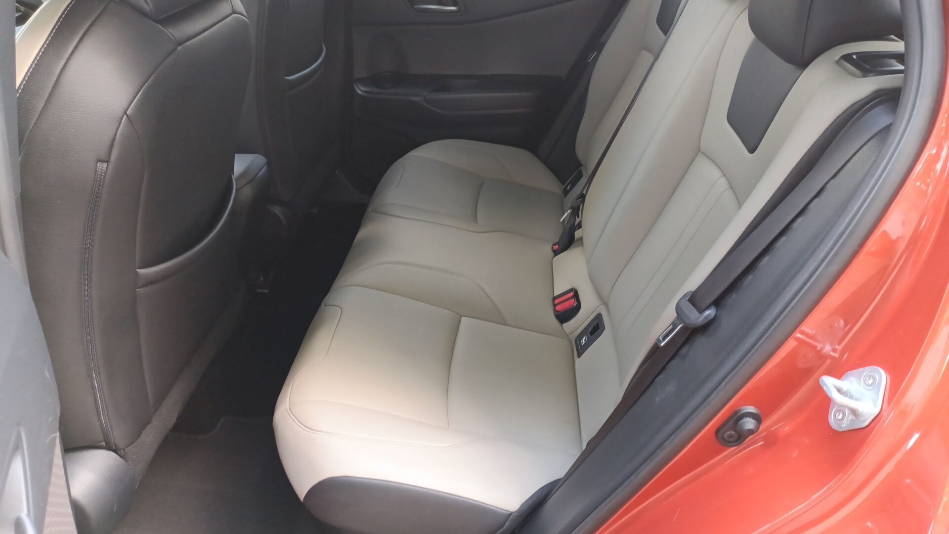 Toyota C-HR - zdjęcie 10