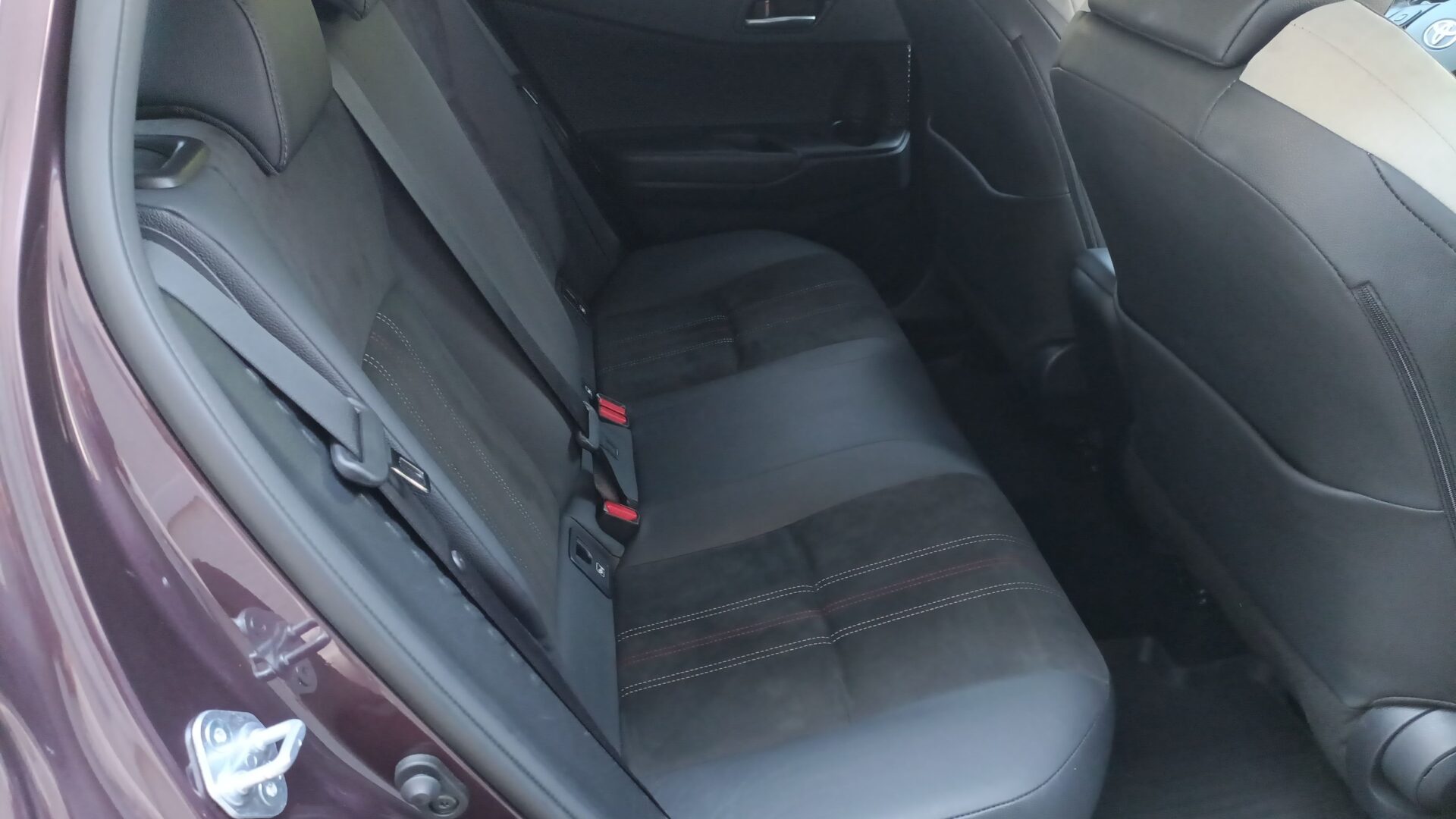 Toyota C-HR - zdjęcie 12