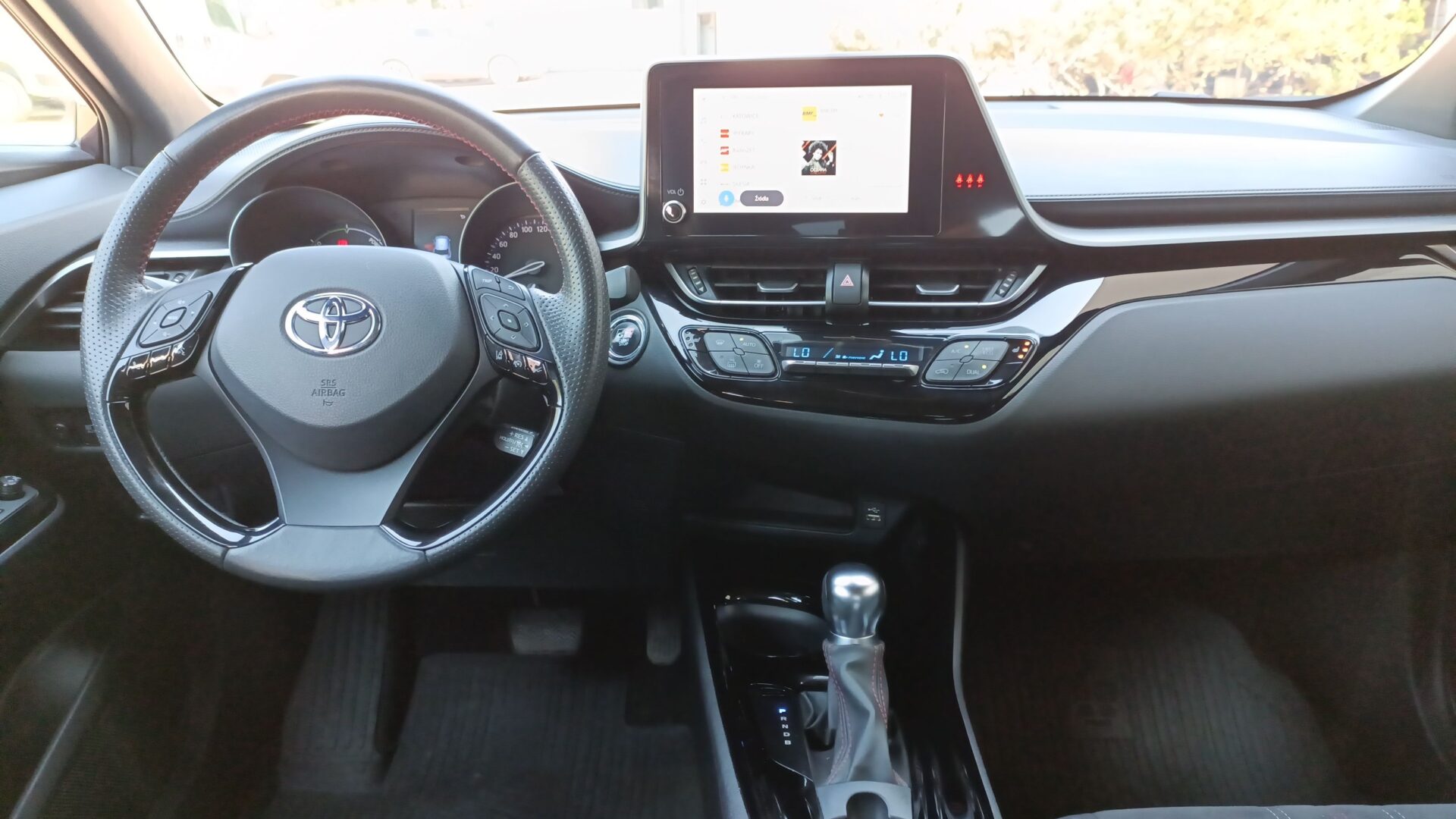 Toyota C-HR - zdjęcie 13