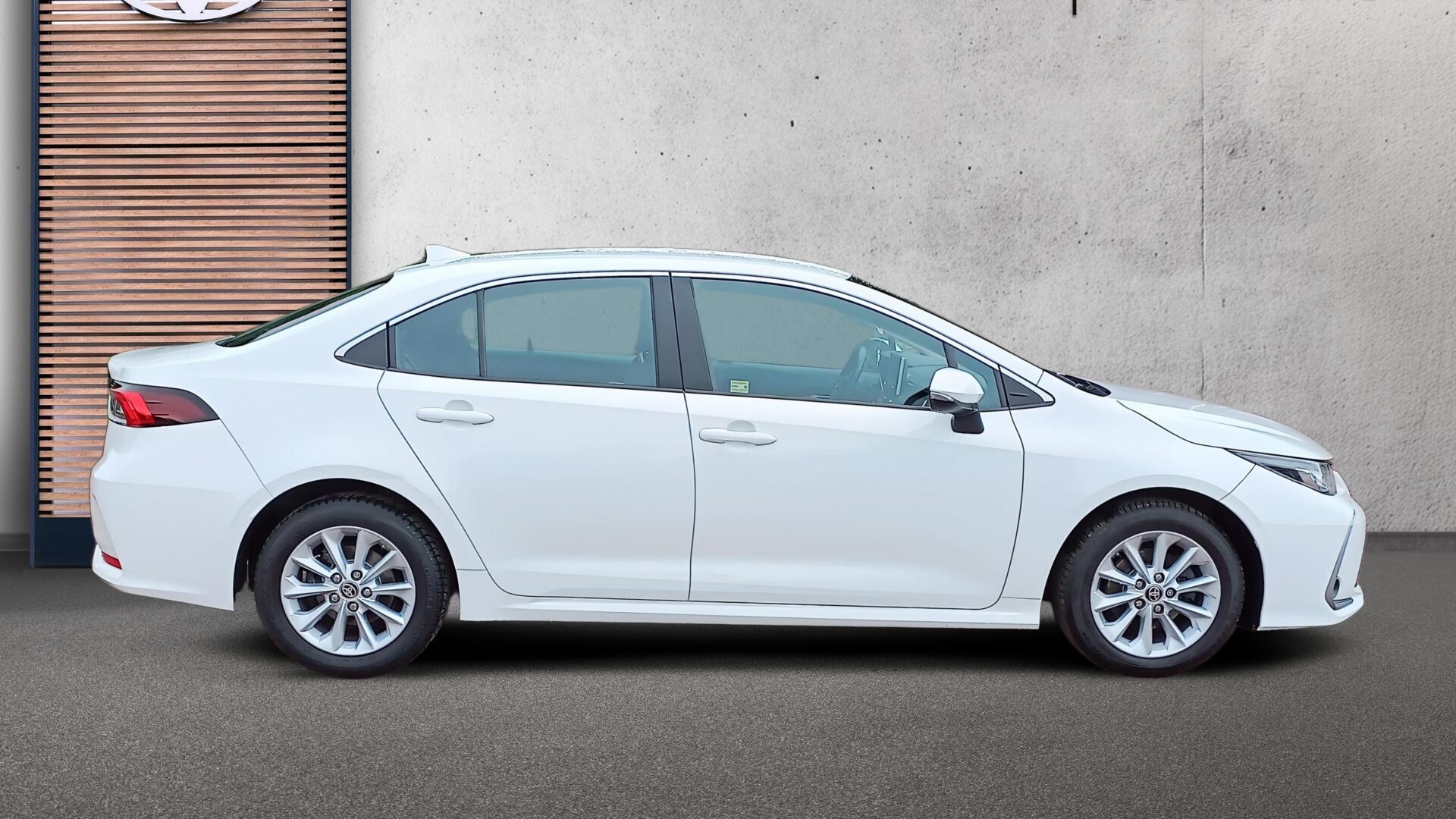 Toyota Corolla - zdjęcie 4
