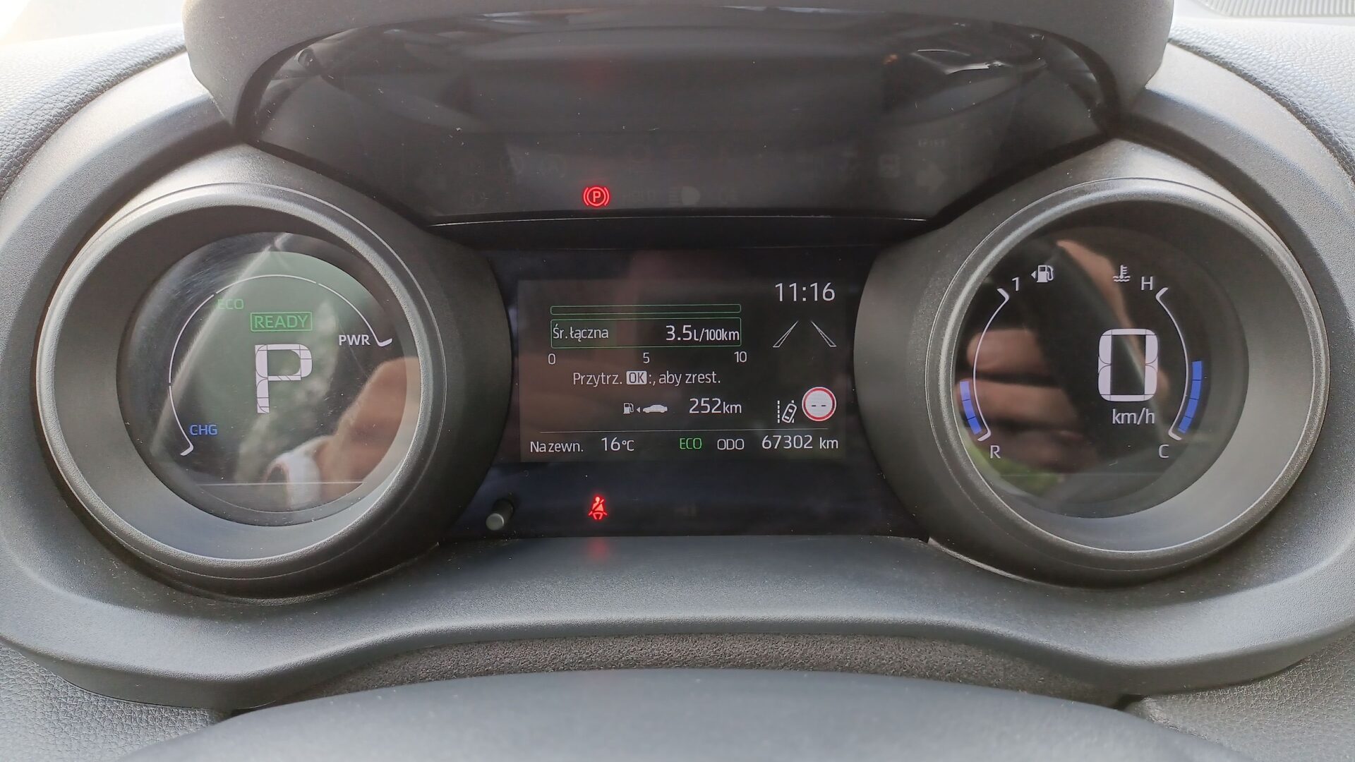 Toyota Yaris - zdjęcie 16