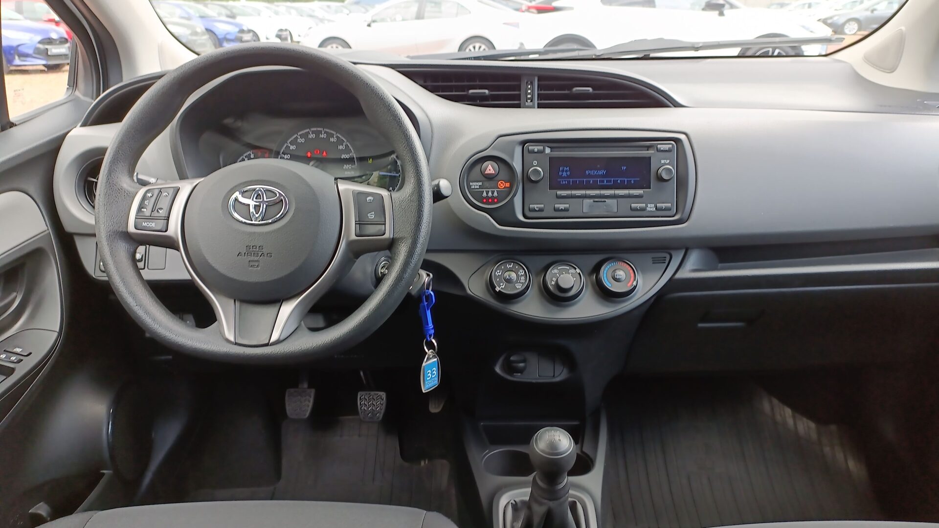 Toyota Yaris - zdjęcie 13