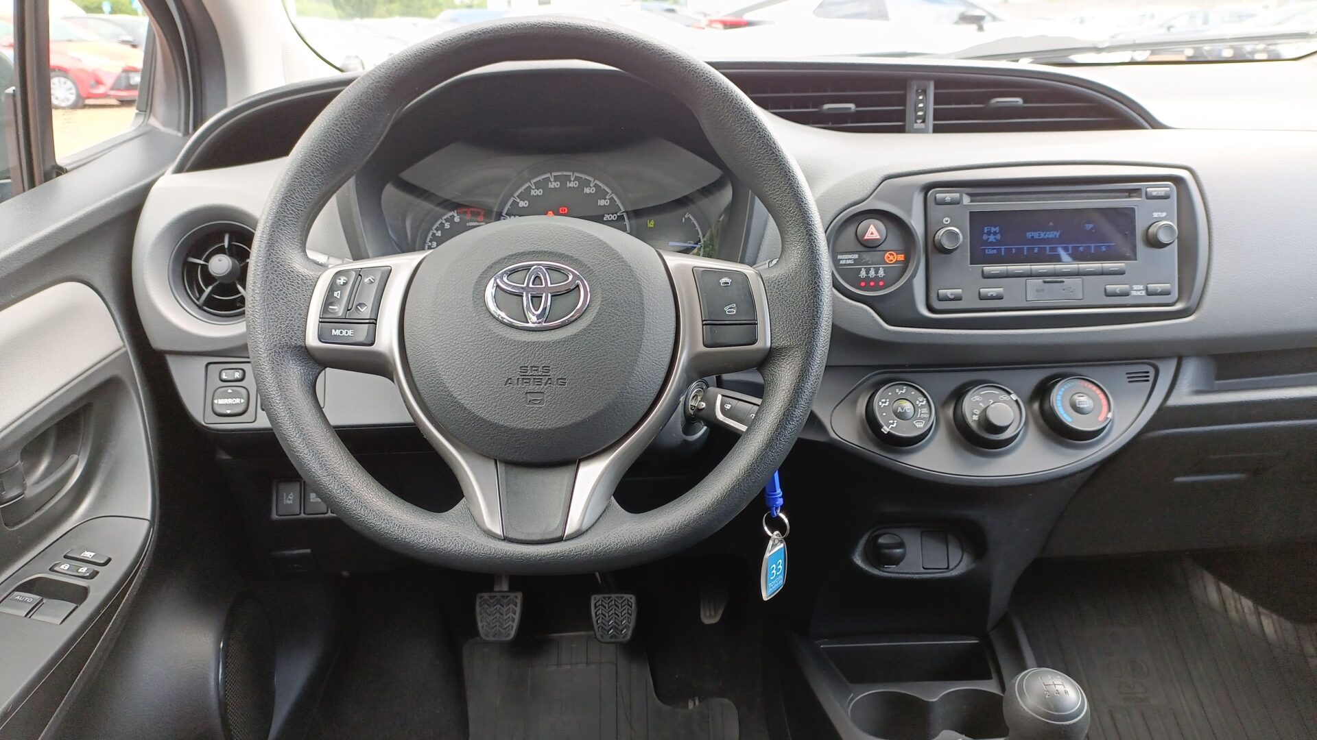 Toyota Yaris - zdjęcie 14