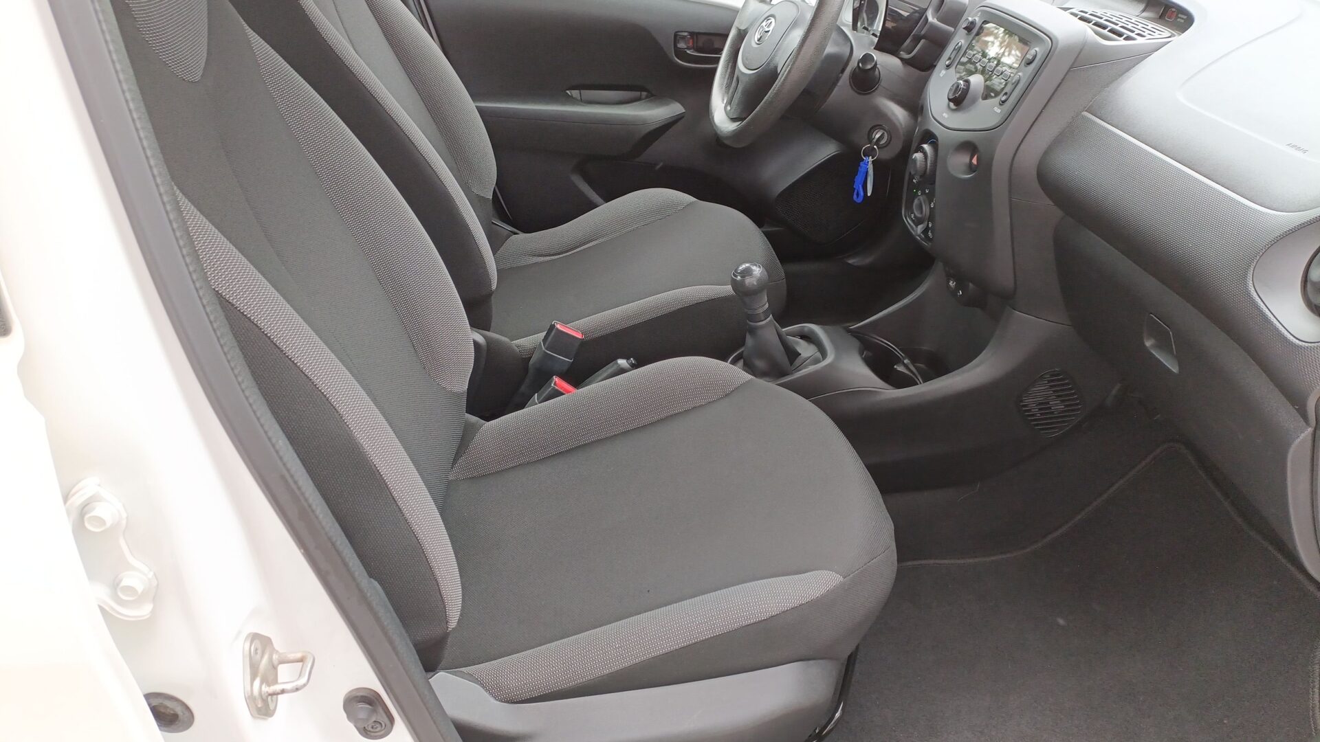 Toyota Aygo - zdjęcie 11